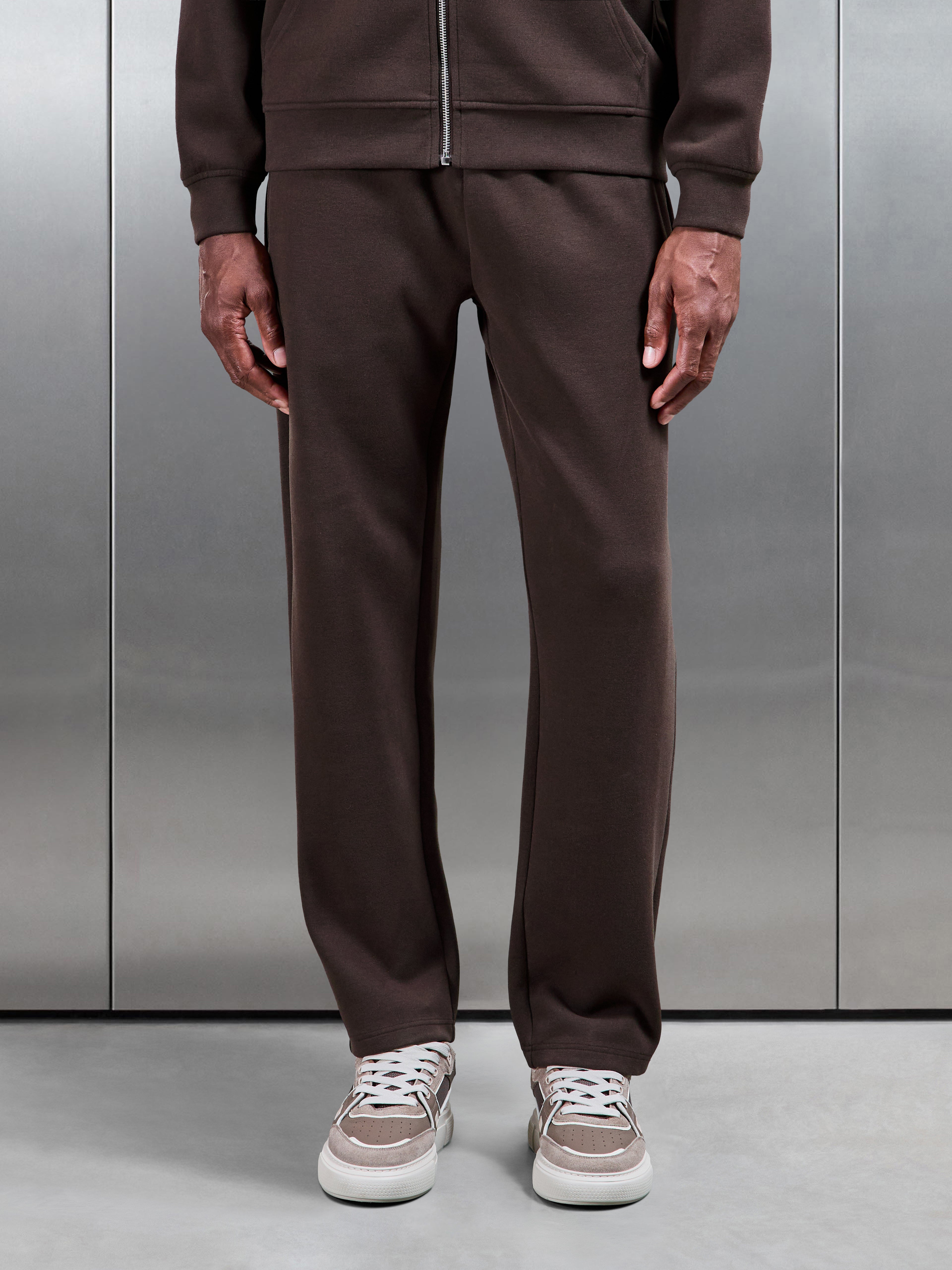 Relaxed Fit Knitted Jogger in Brown