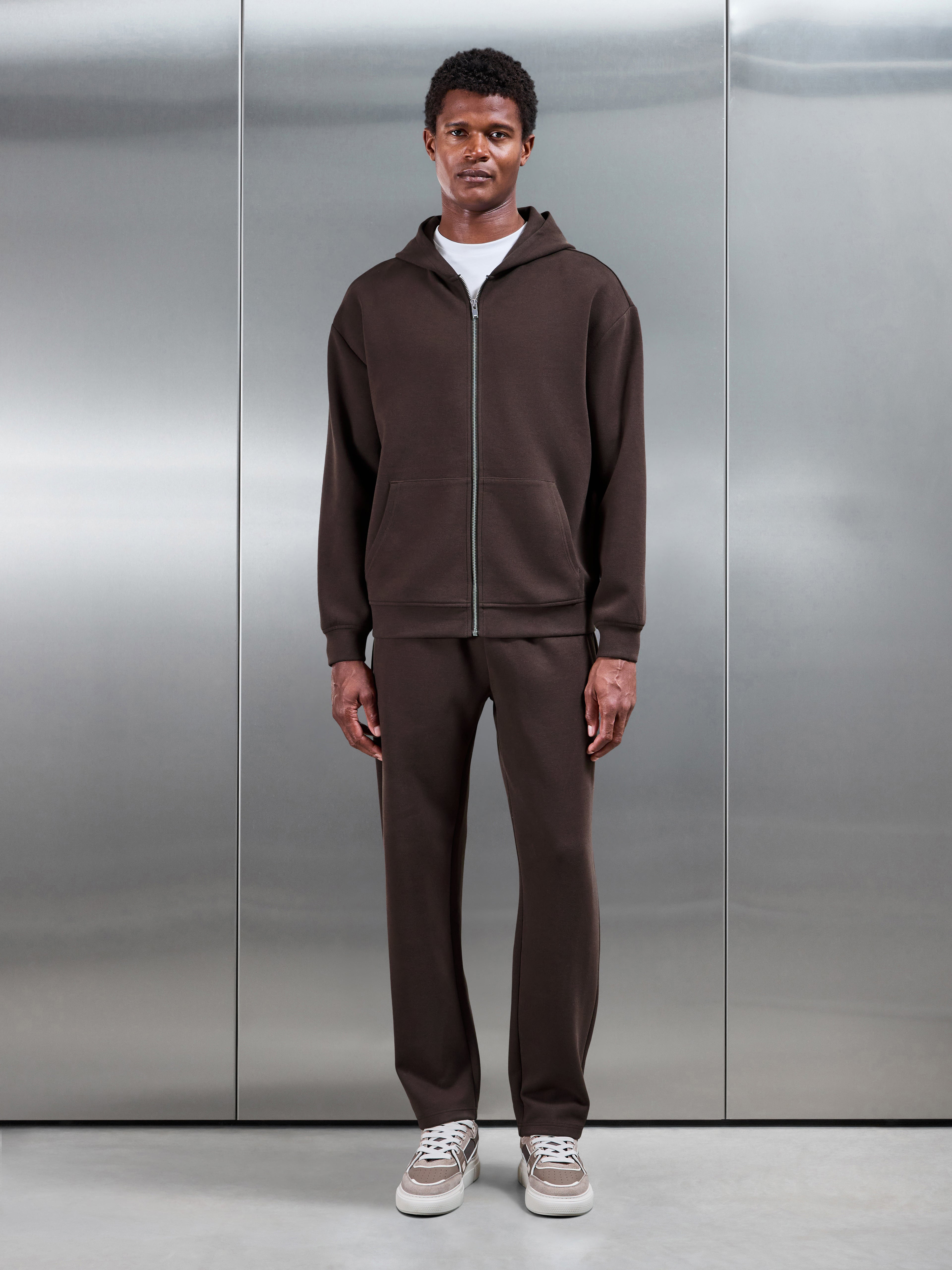 Relaxed Fit Knitted Jogger in Brown