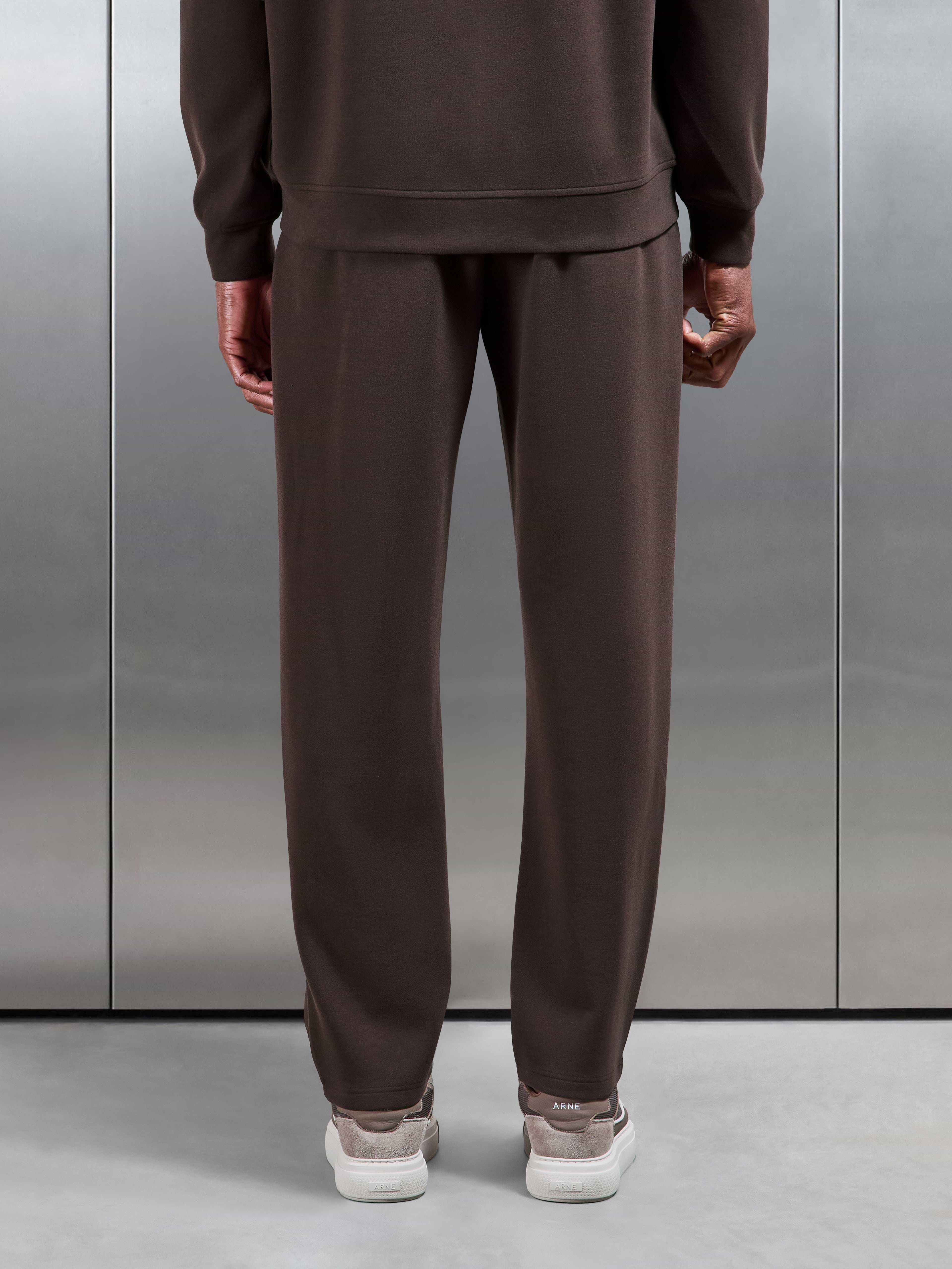Relaxed Fit Knitted Jogger in Brown