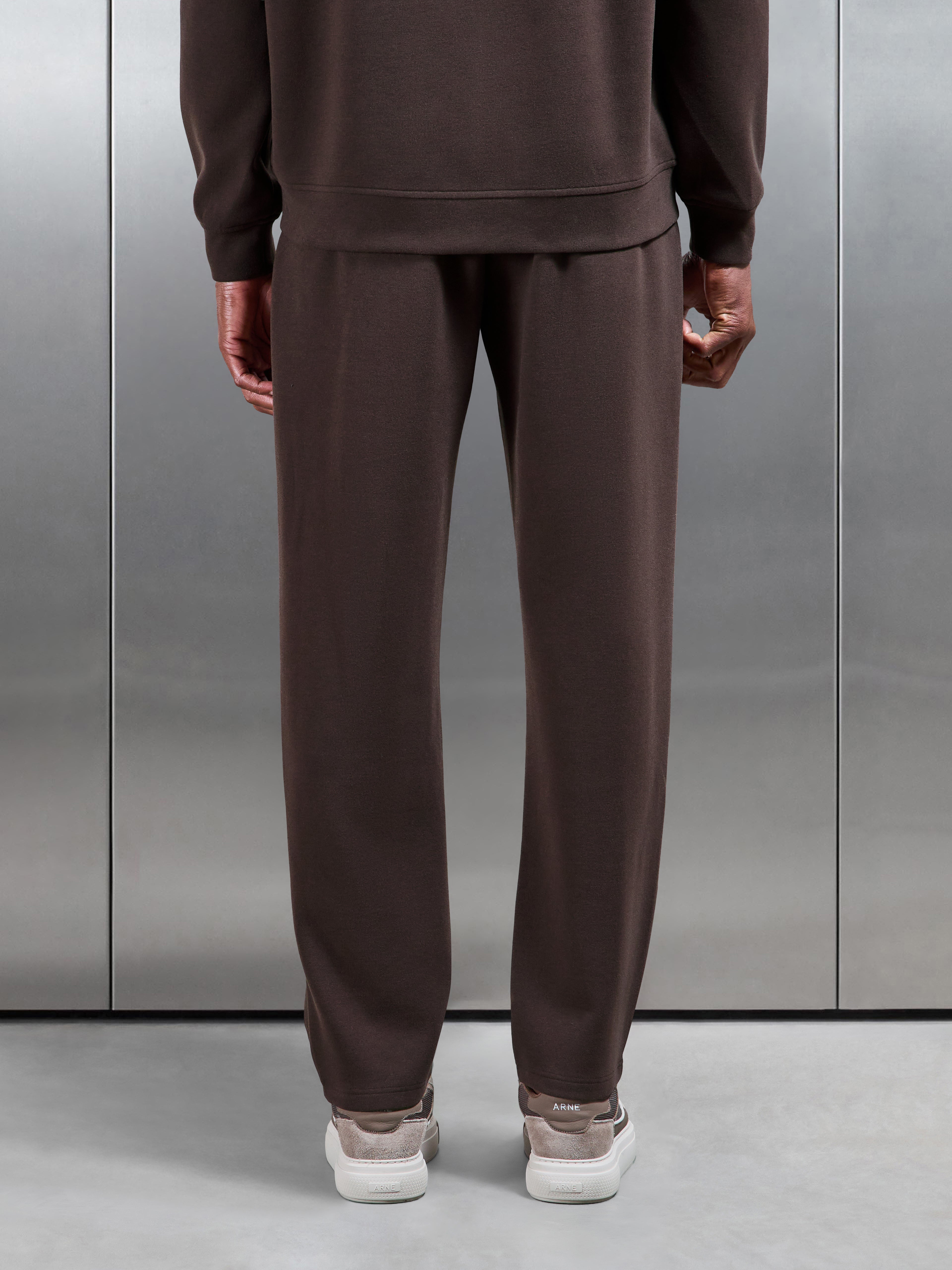 Relaxed Fit Knitted Jogger in Brown