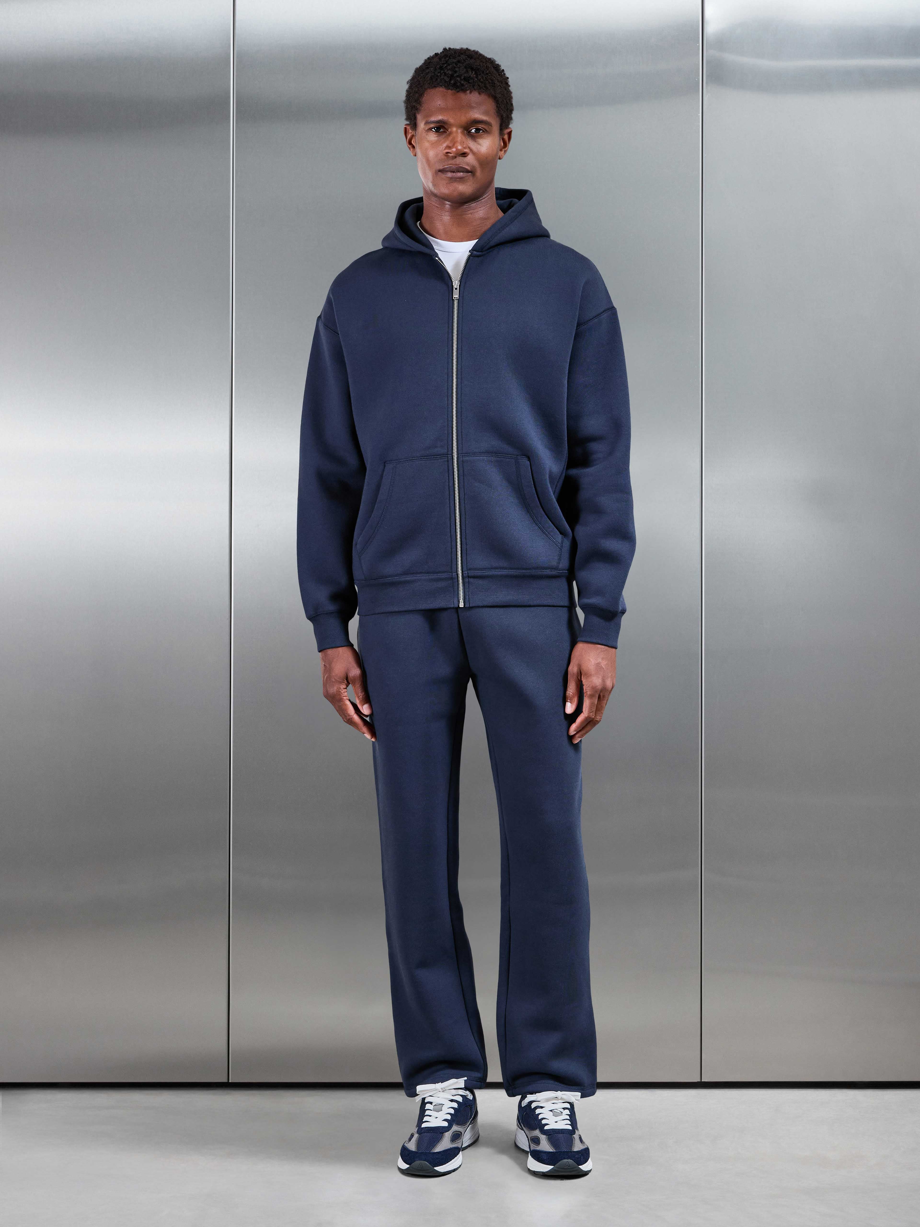 Relaxed Fit Straight Leg Jogger in Navy