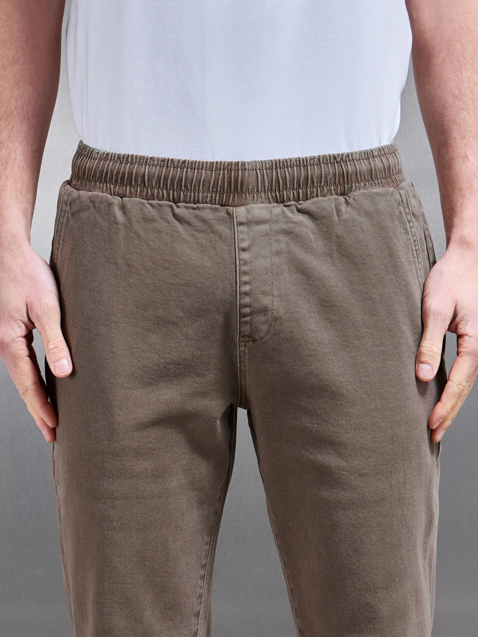 Relaxed Cotton Twill Trouser in Taupe