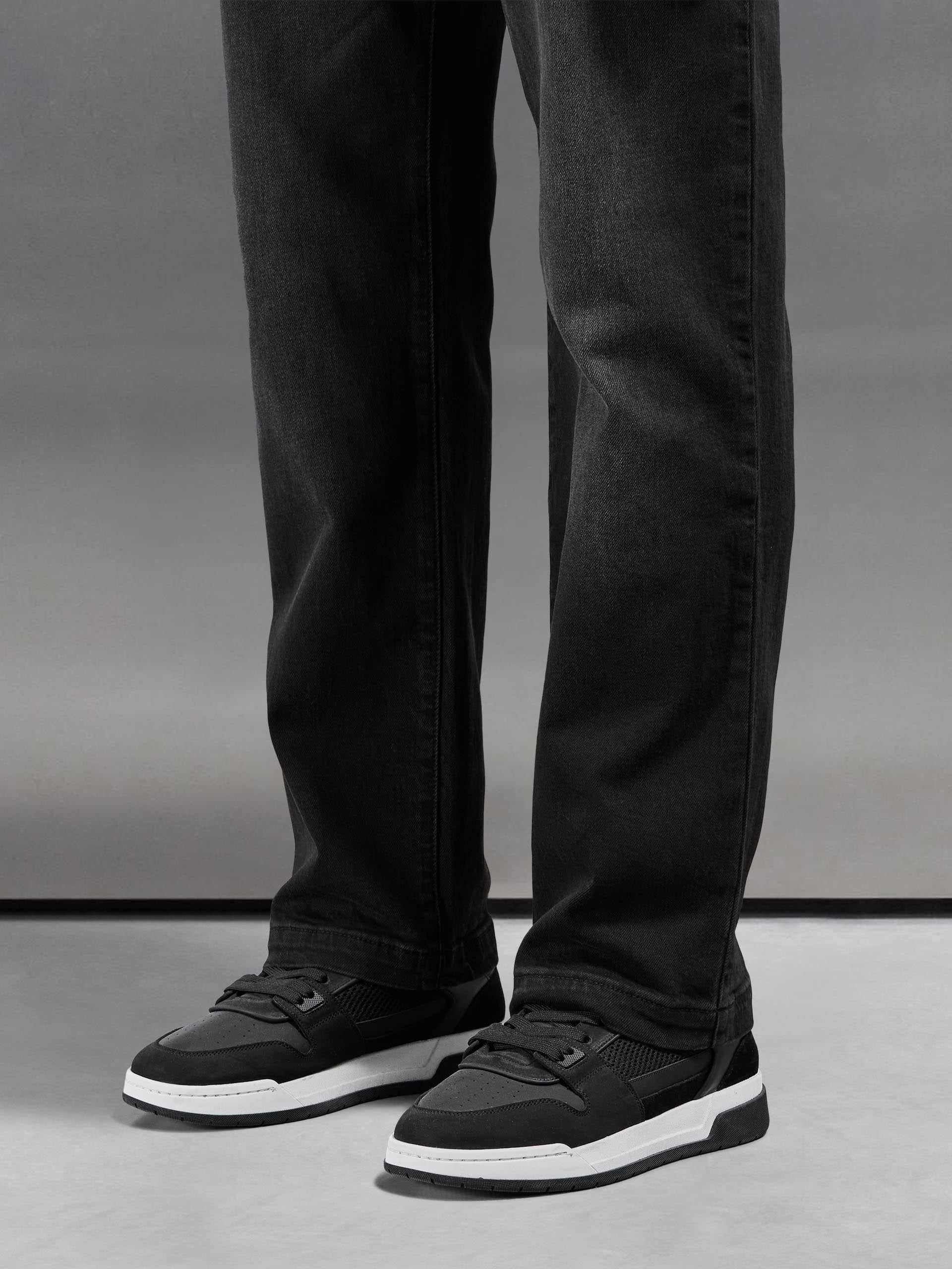 Relaxed Fit Denim Jeans in Black Wash