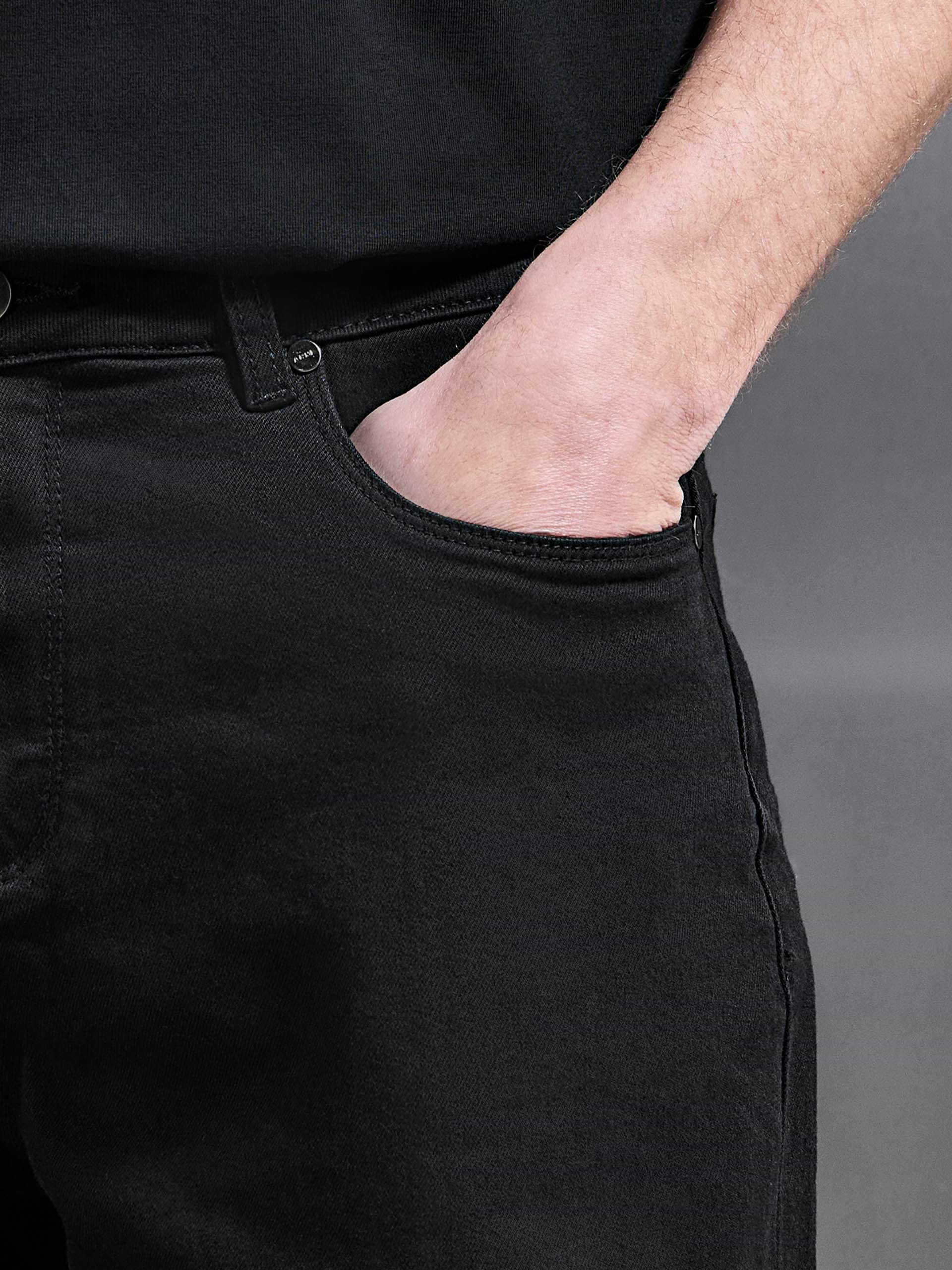 Relaxed Fit Denim Short in Black