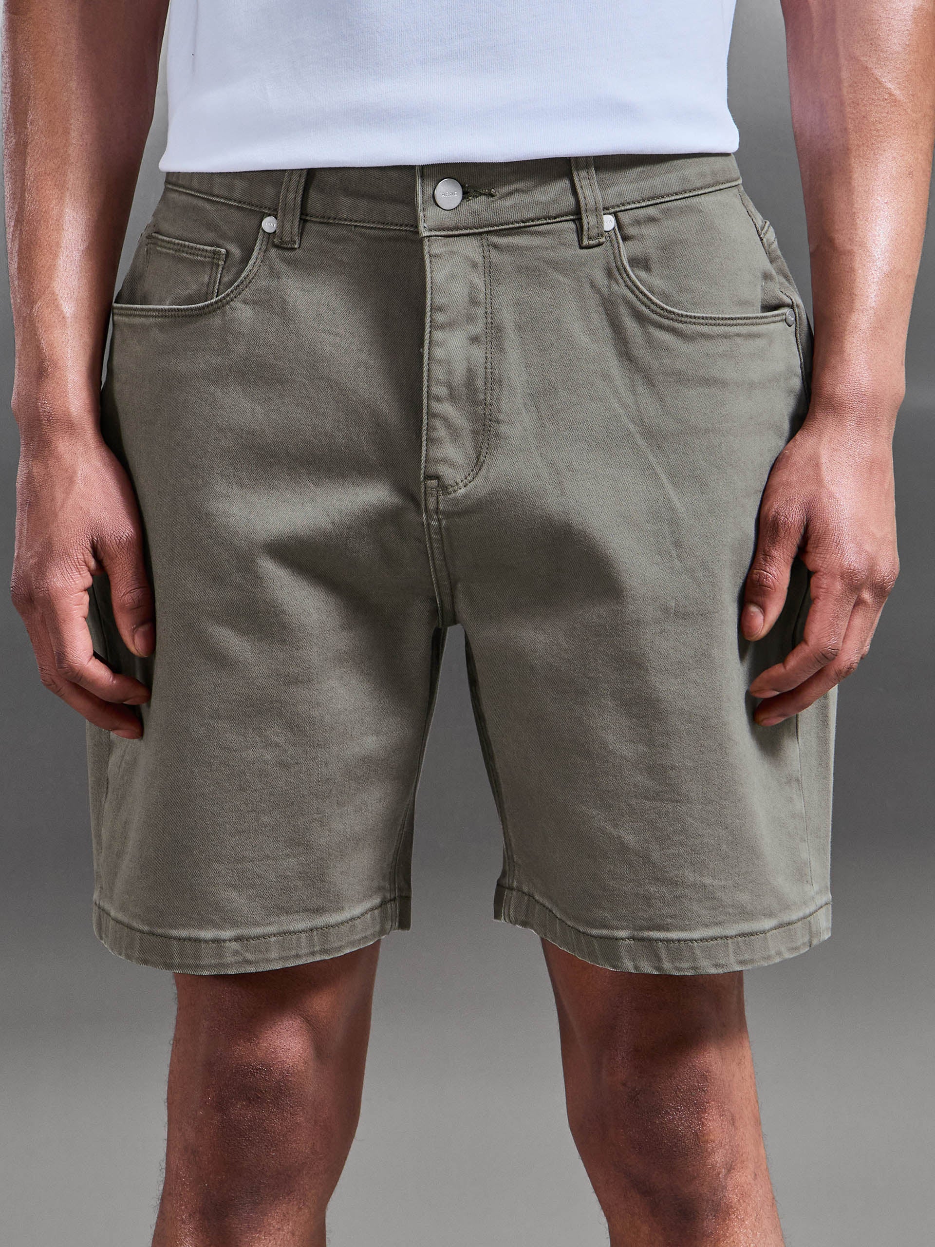 Relaxed Fit Denim Short in Olive