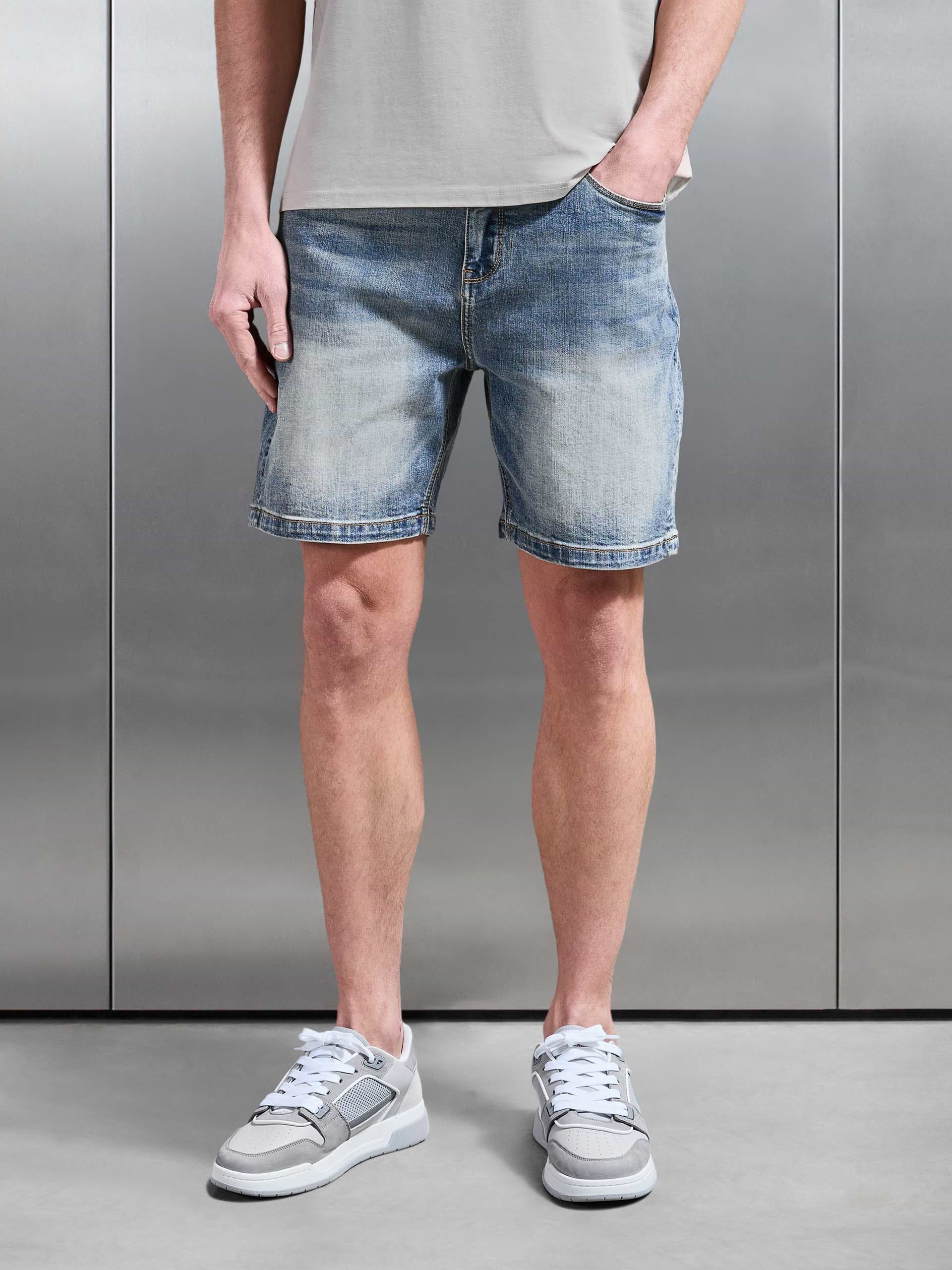 Relaxed Fit Denim Short in Sand Wash