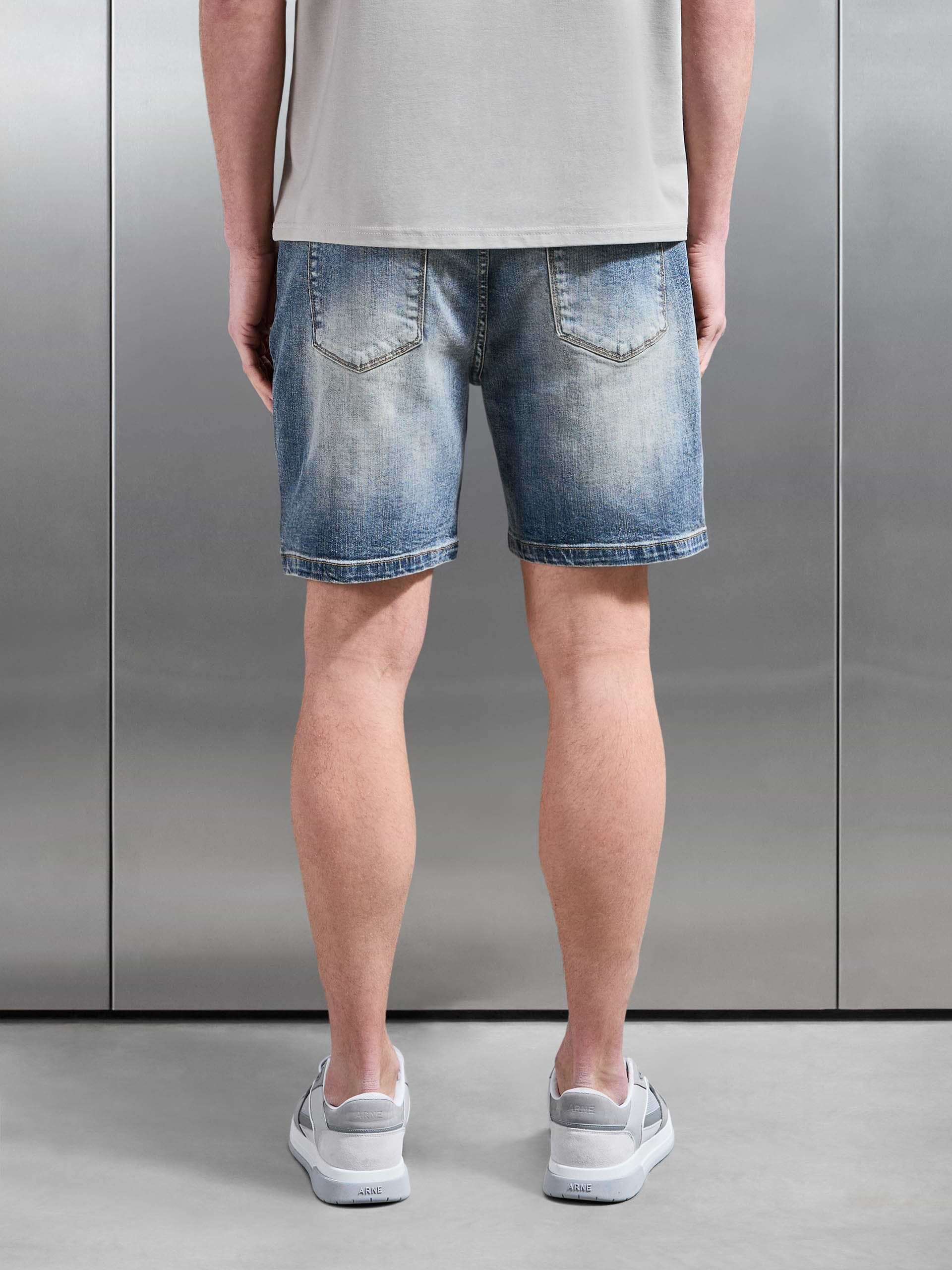 Relaxed Fit Denim Short in Sand Wash