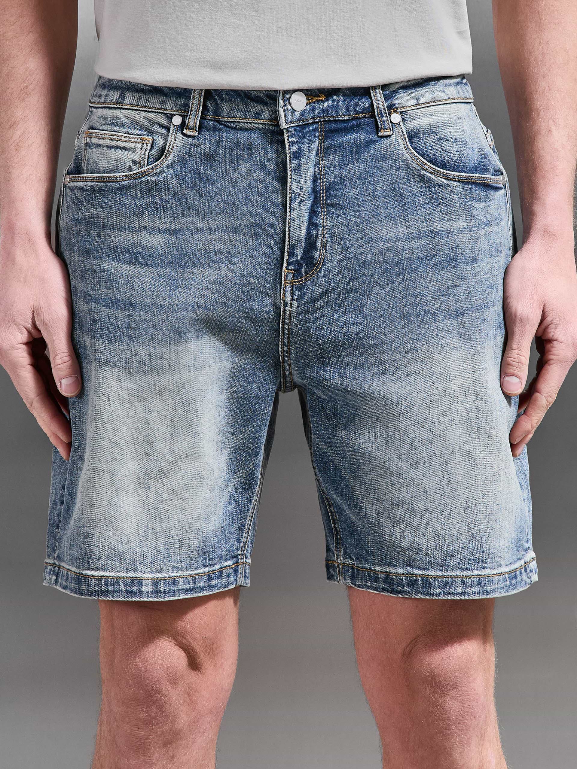 Relaxed Fit Denim Short in Sand Wash