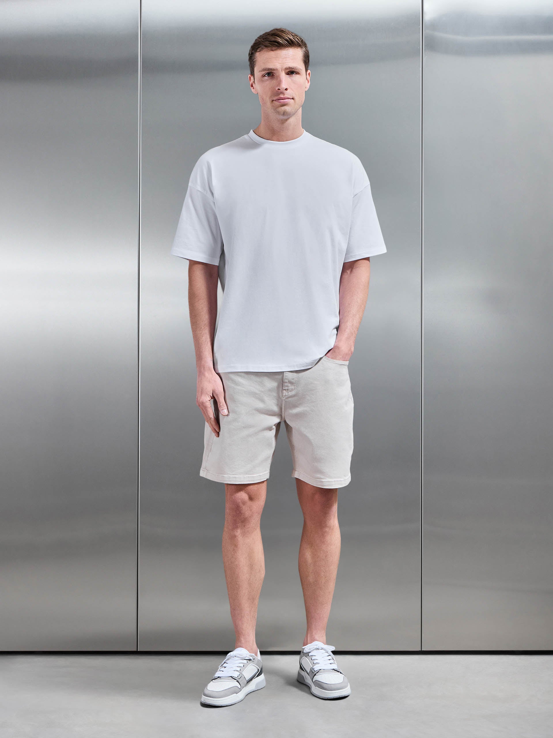 Relaxed Fit Denim Short in Stone