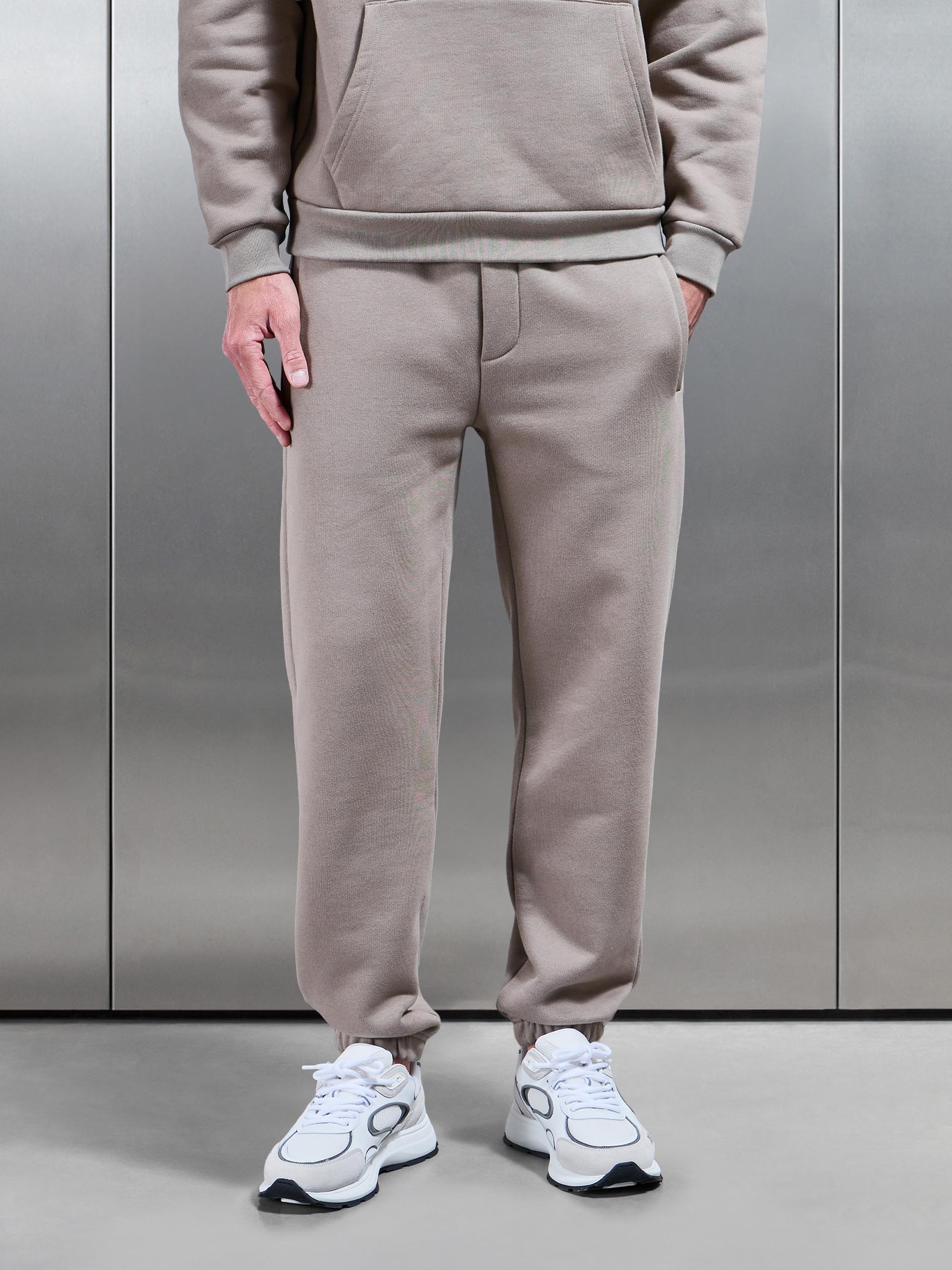 Relaxed Fit Jogger in Taupe