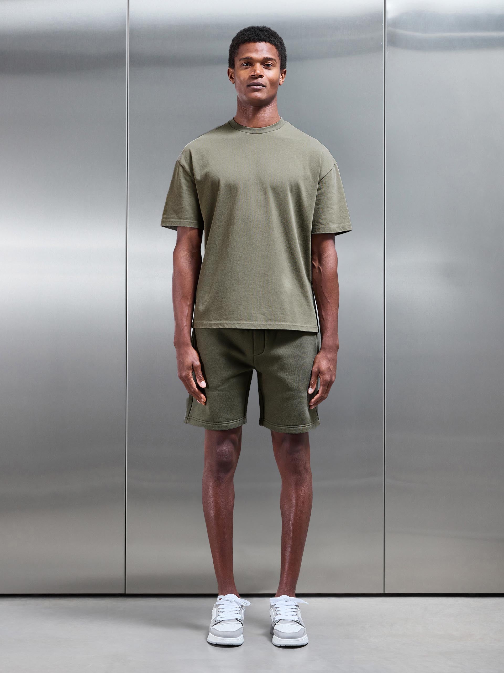 Relaxed Fit Short in Olive