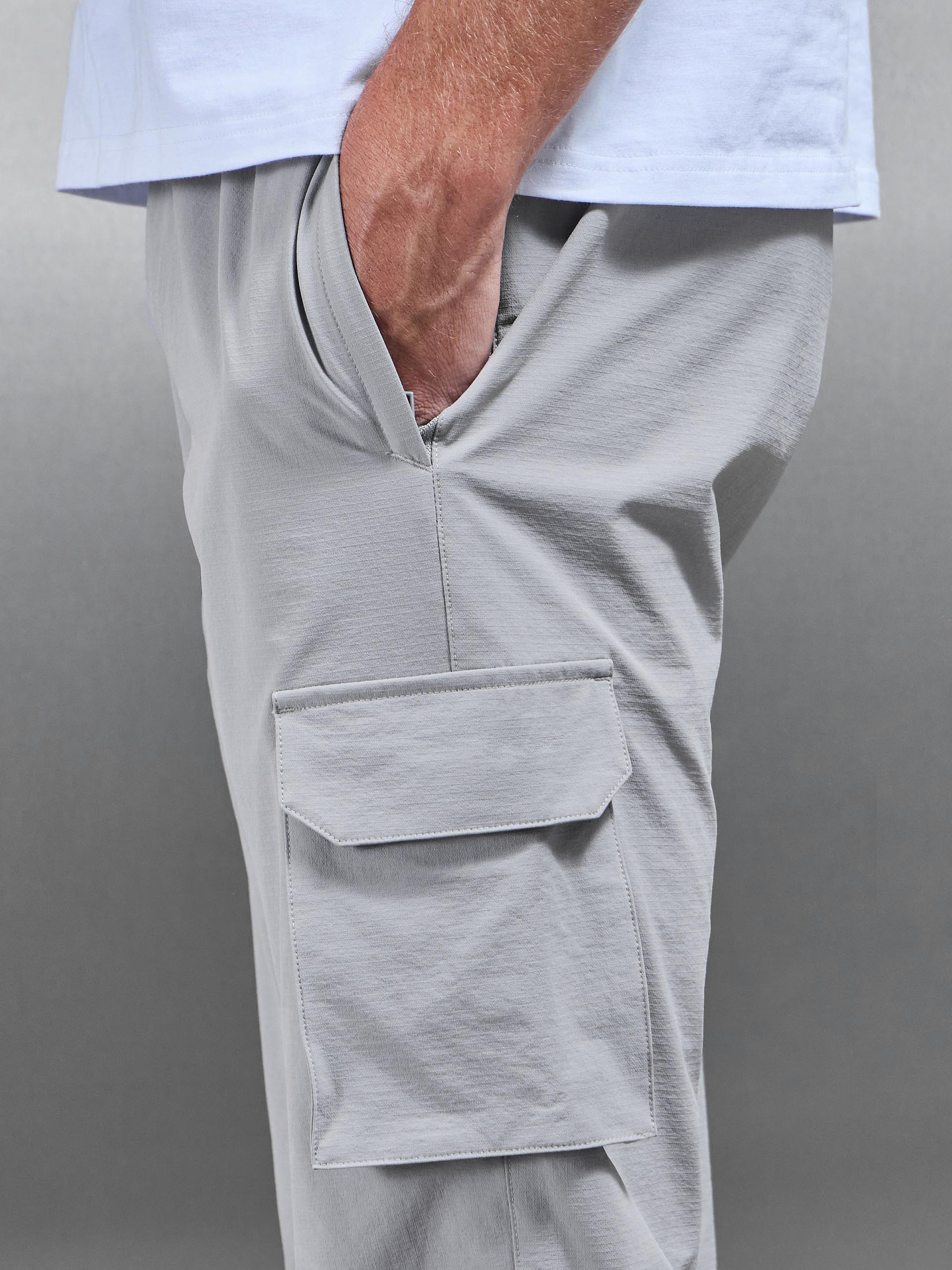 Relaxed Fit Utility Cargo Pant in Mid Grey