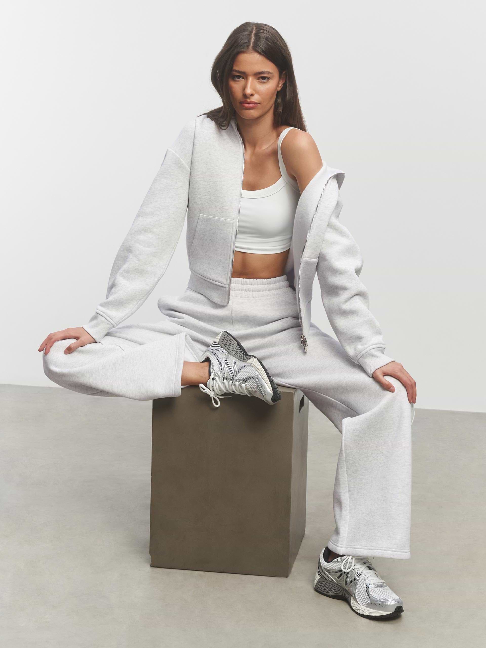 Womens Relaxed Straight Leg Jogger in Marl Grey