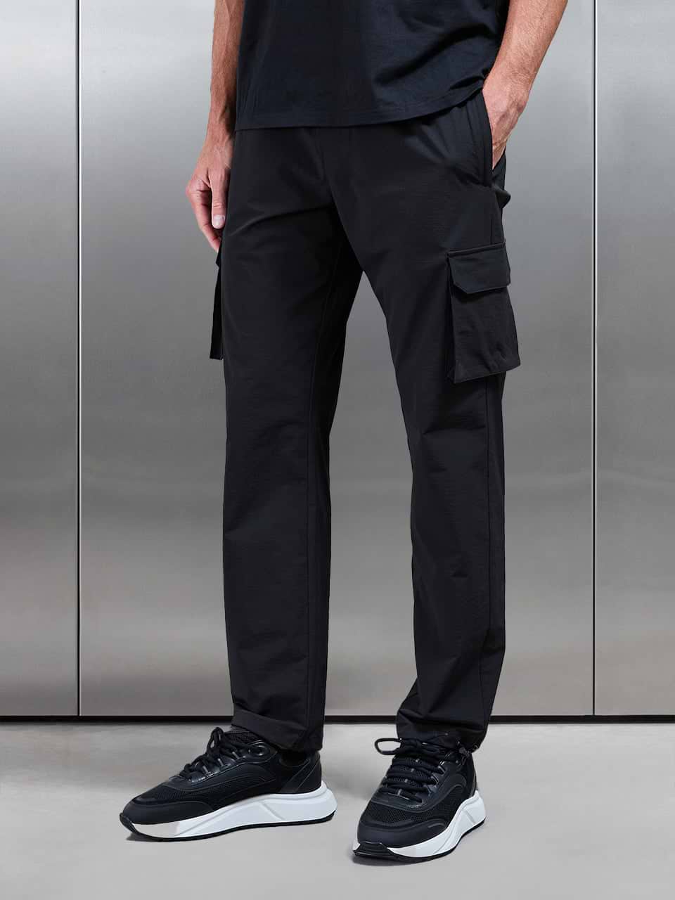 Relaxed Fit Utility Cargo Pant in Black