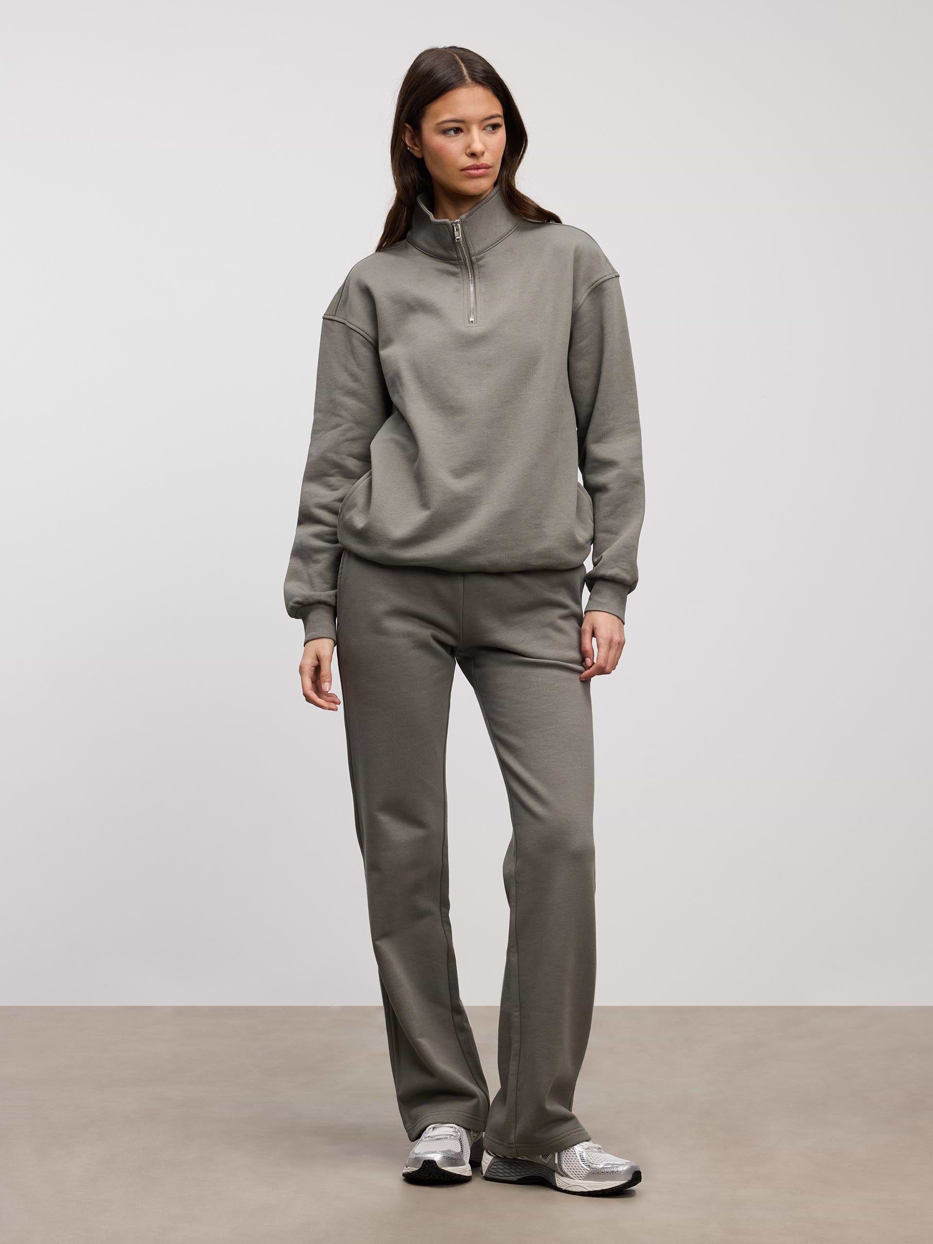 Womens Relaxed Jersey Straight Leg Jogger in Sage