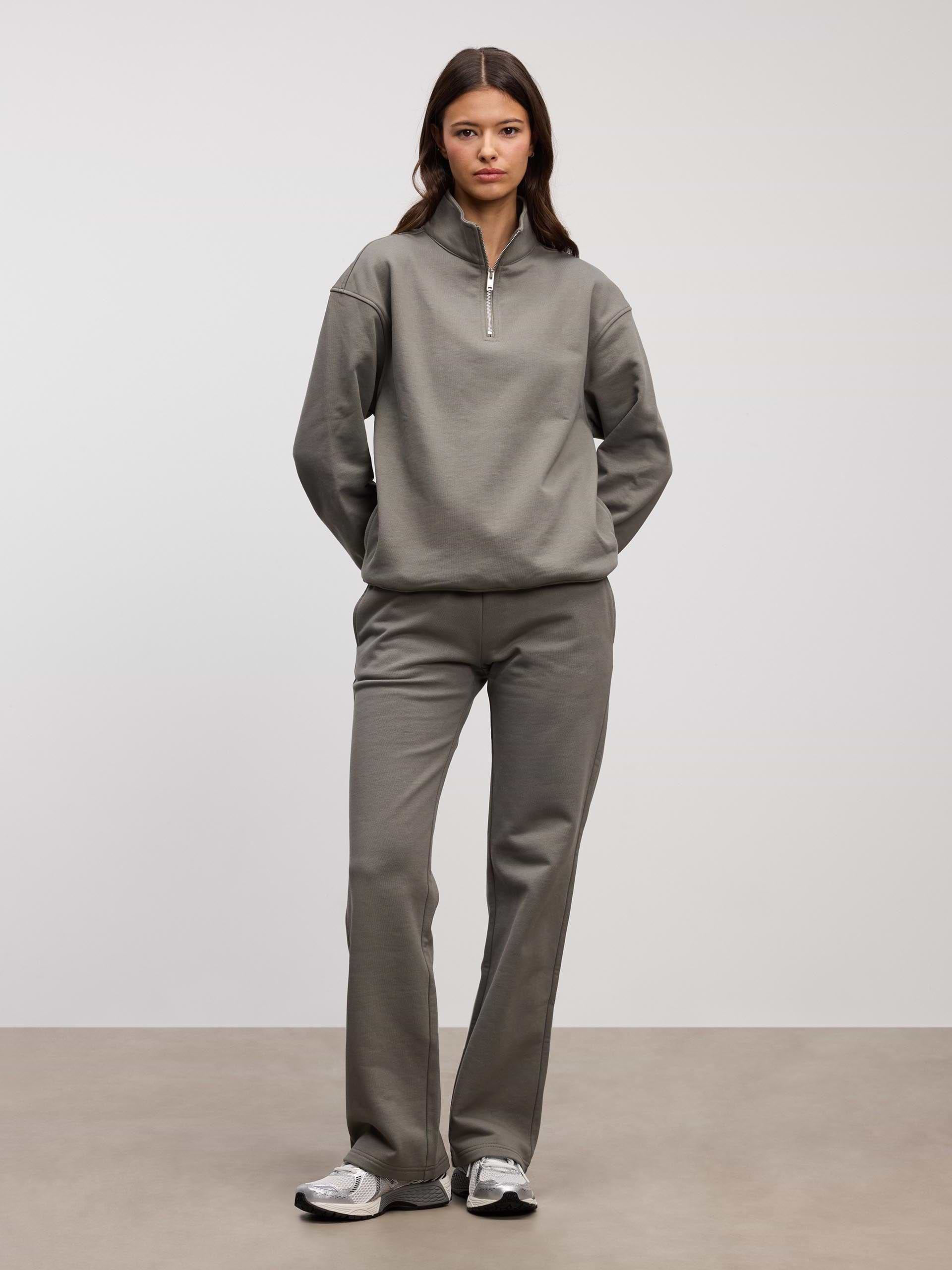 Womens Relaxed Jersey Straight Leg Jogger in Sage