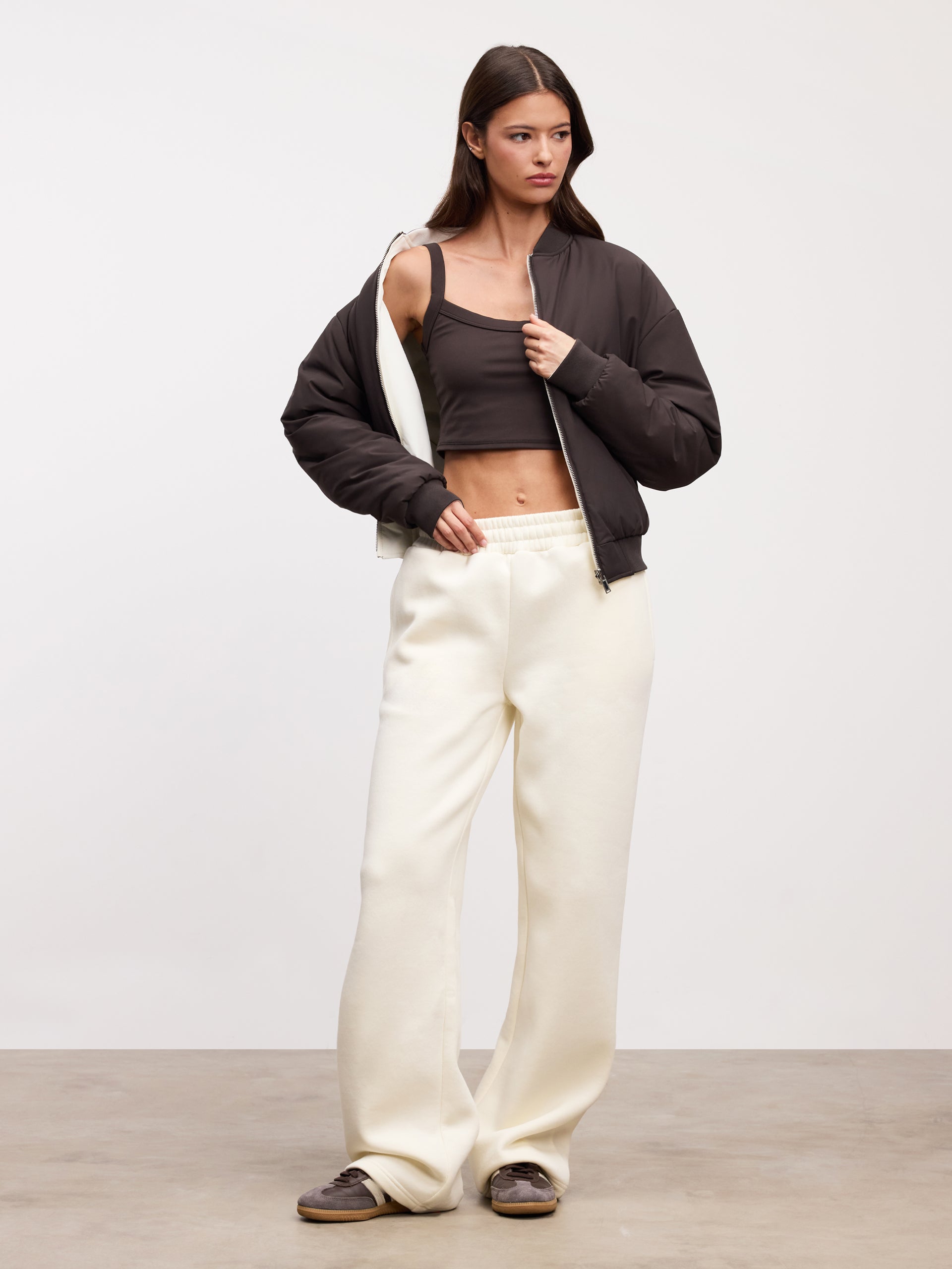 Womens Relaxed Straight Leg Jogger in Ecru