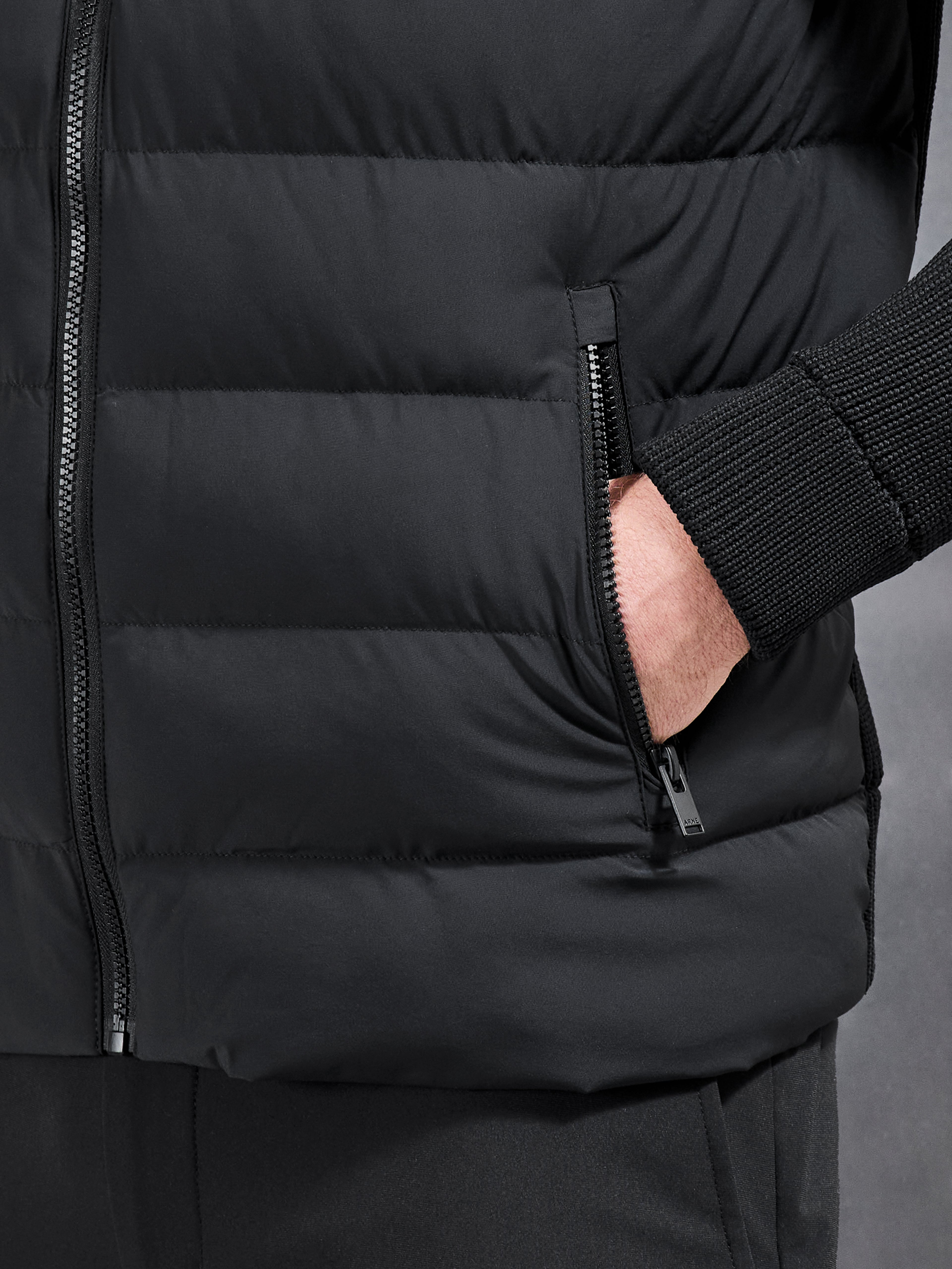 Ribbed Knit Hybrid Puffer Windbreaker in Black