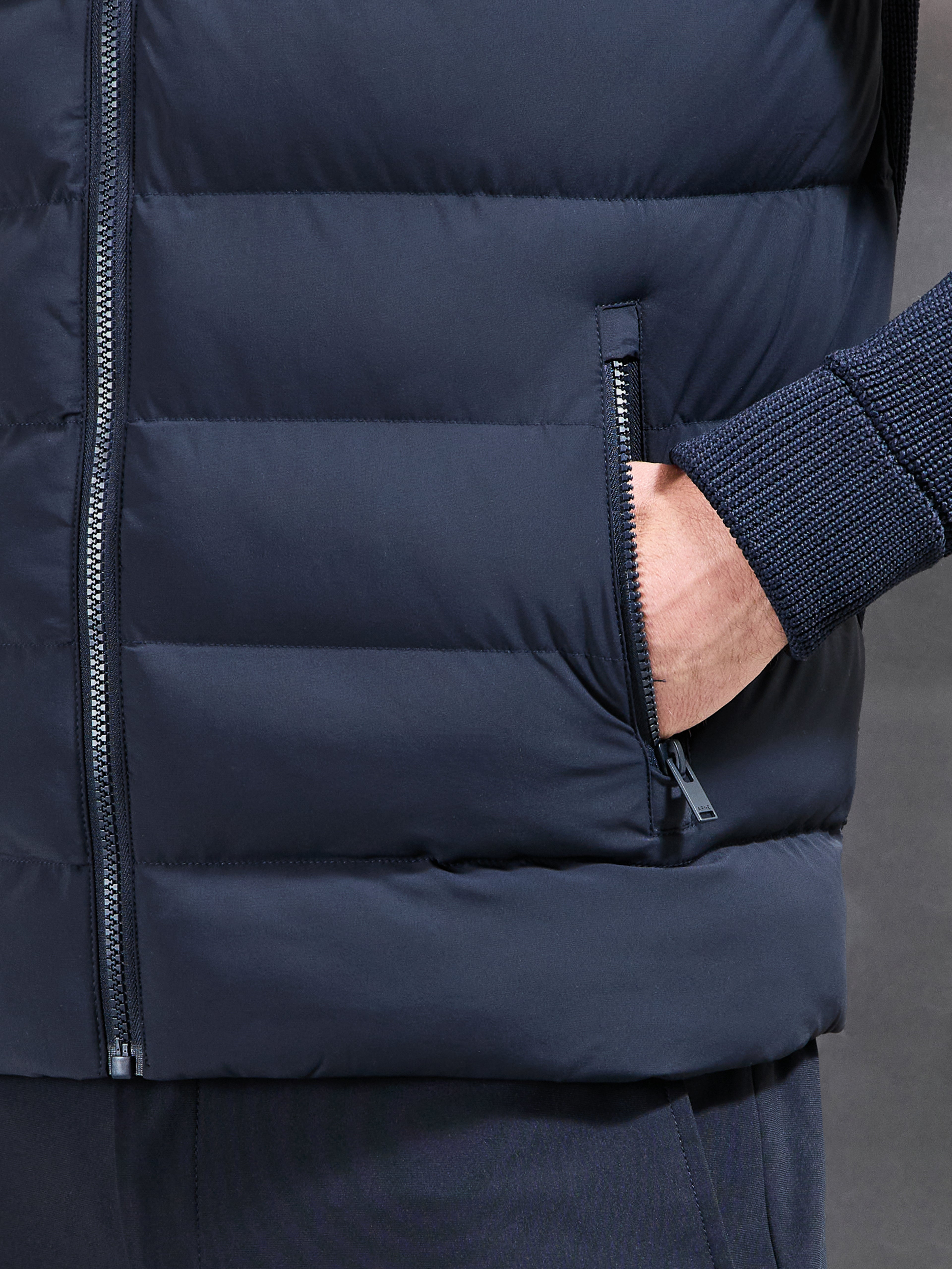 Ribbed Knit Hybrid Puffer Windbreaker in Navy