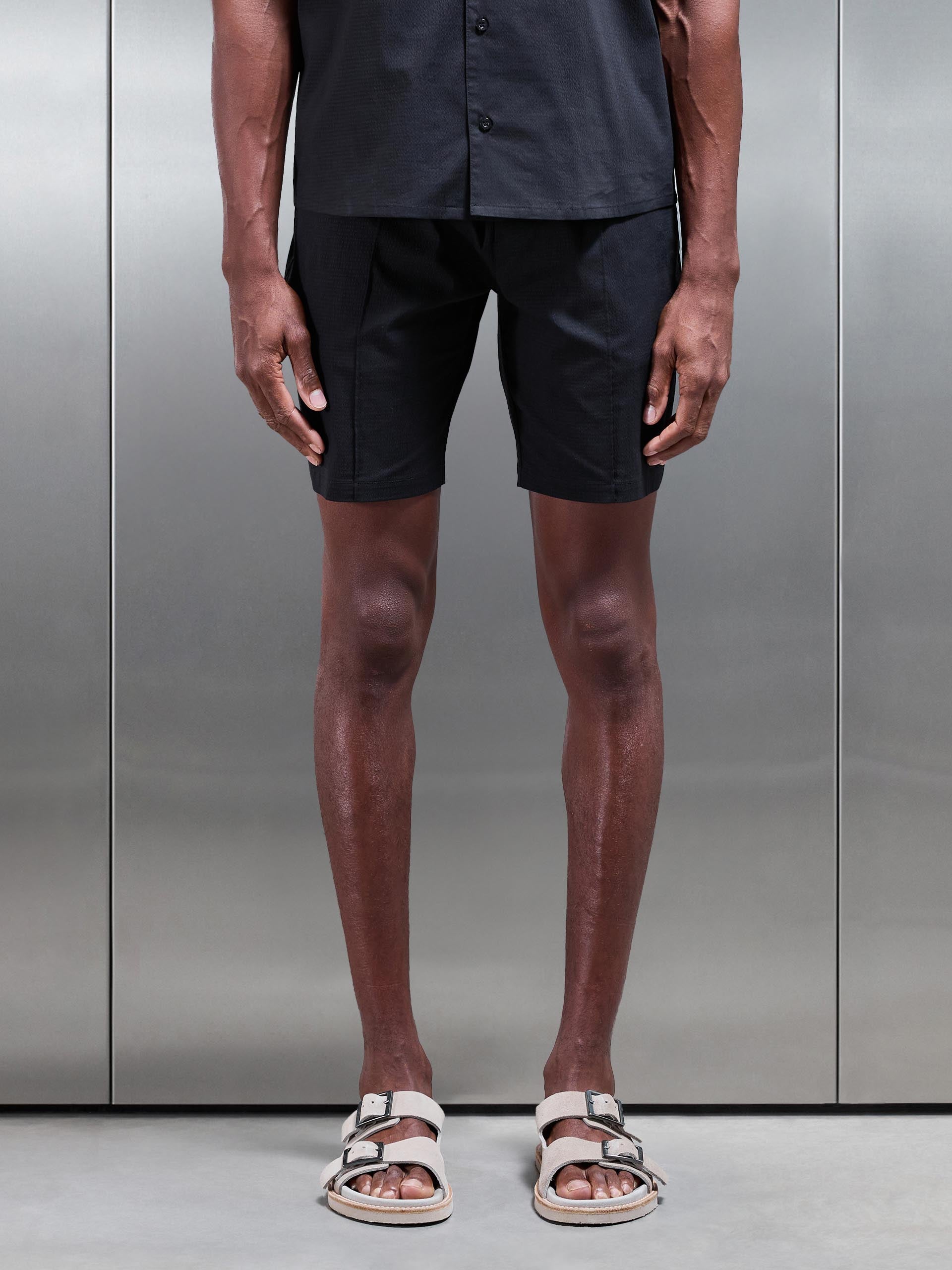 Seersucker Short in Black