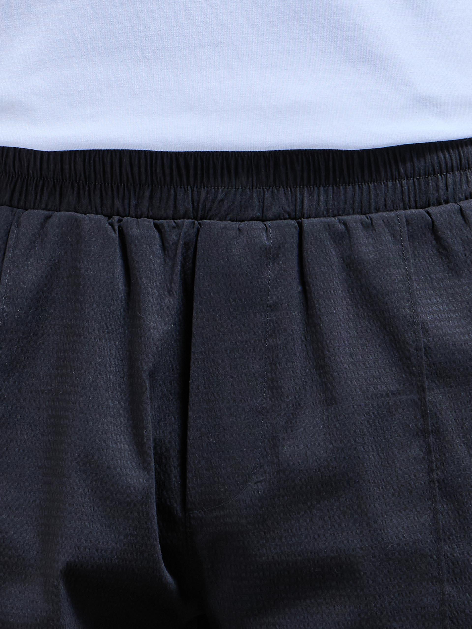 Seersucker Short in Black