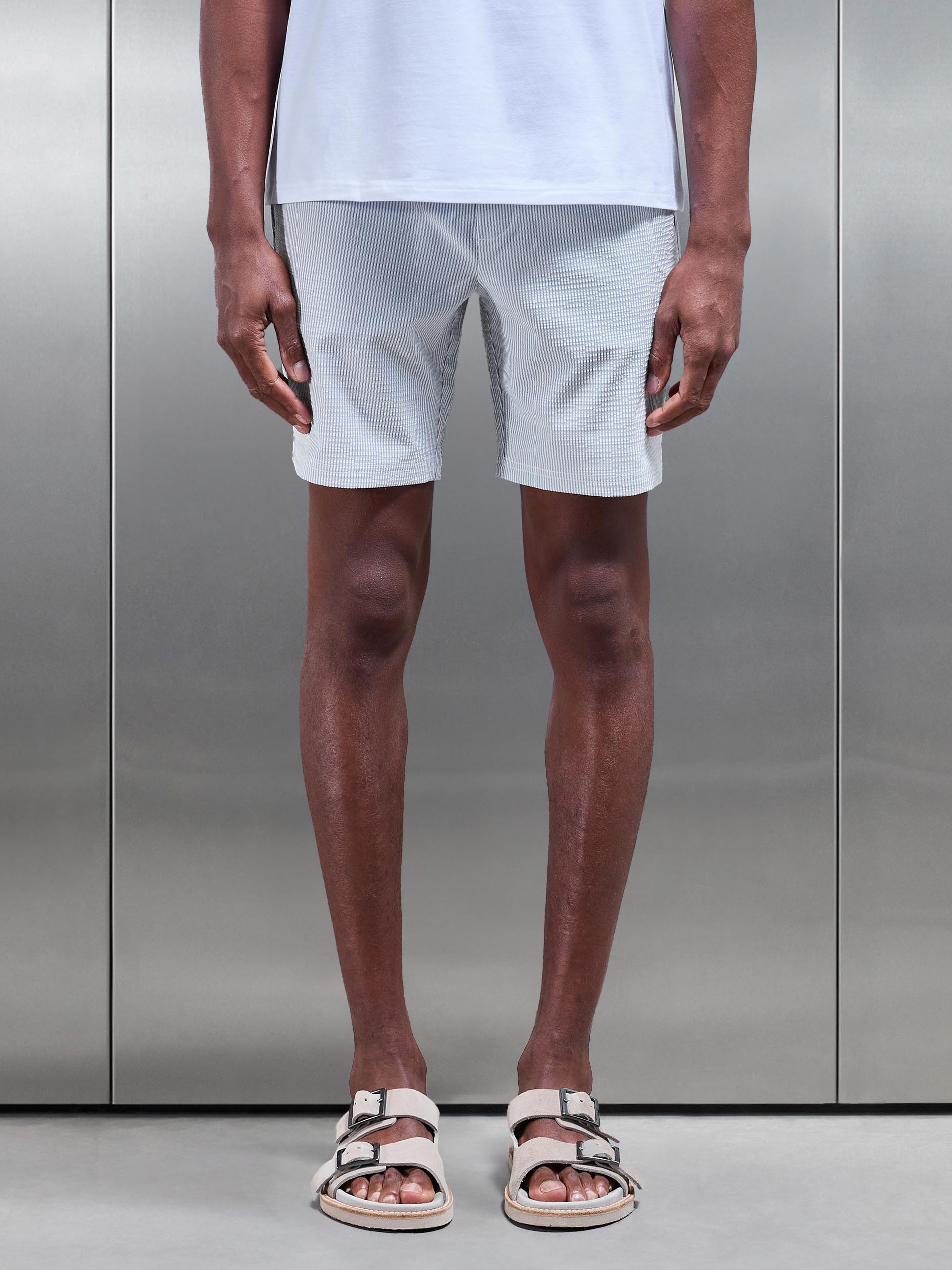 Seersucker Stripe Textured Short in Blue