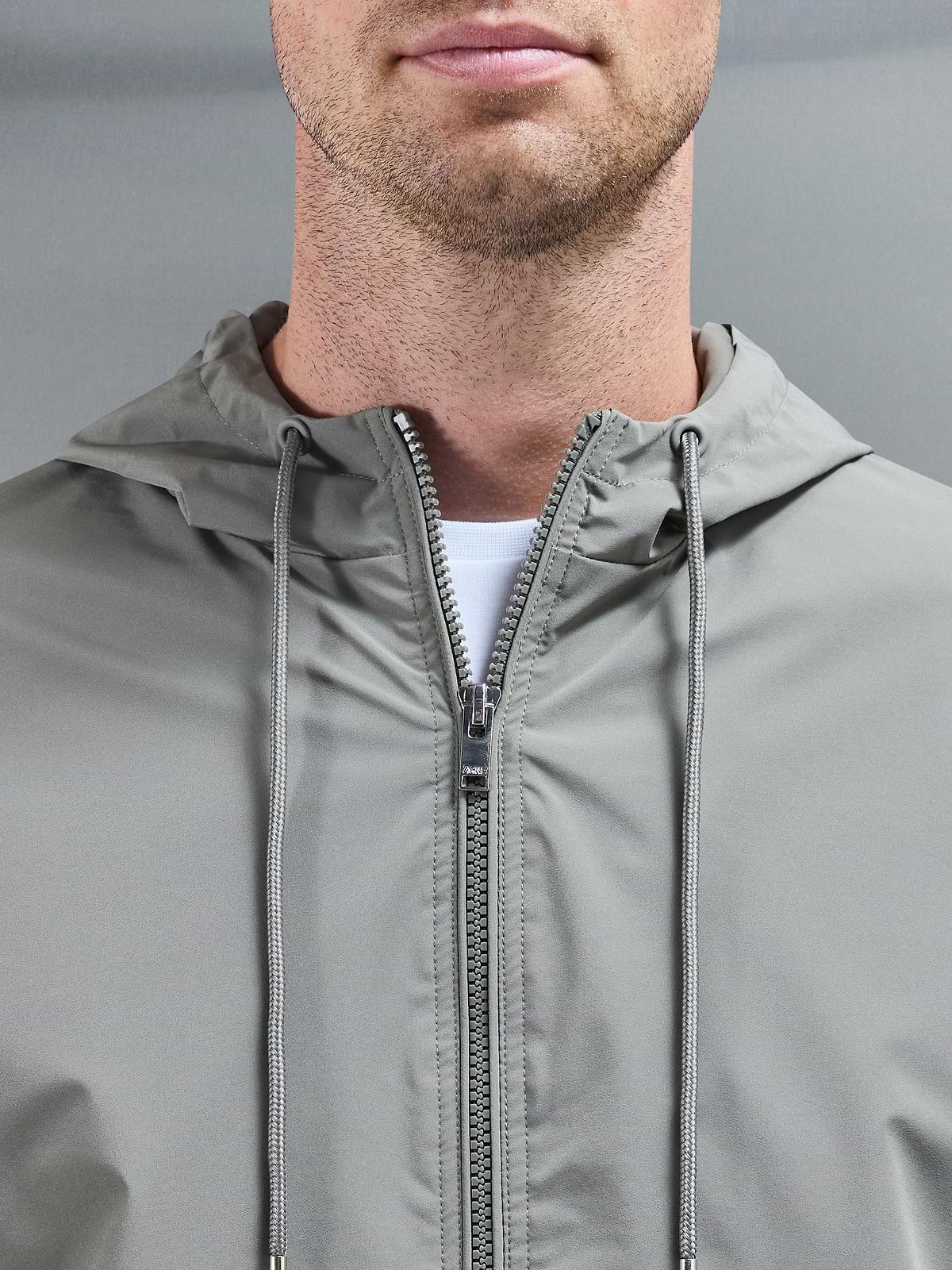 Shell Windbreakert Shell Windbreaker in Olive | ARNE UK