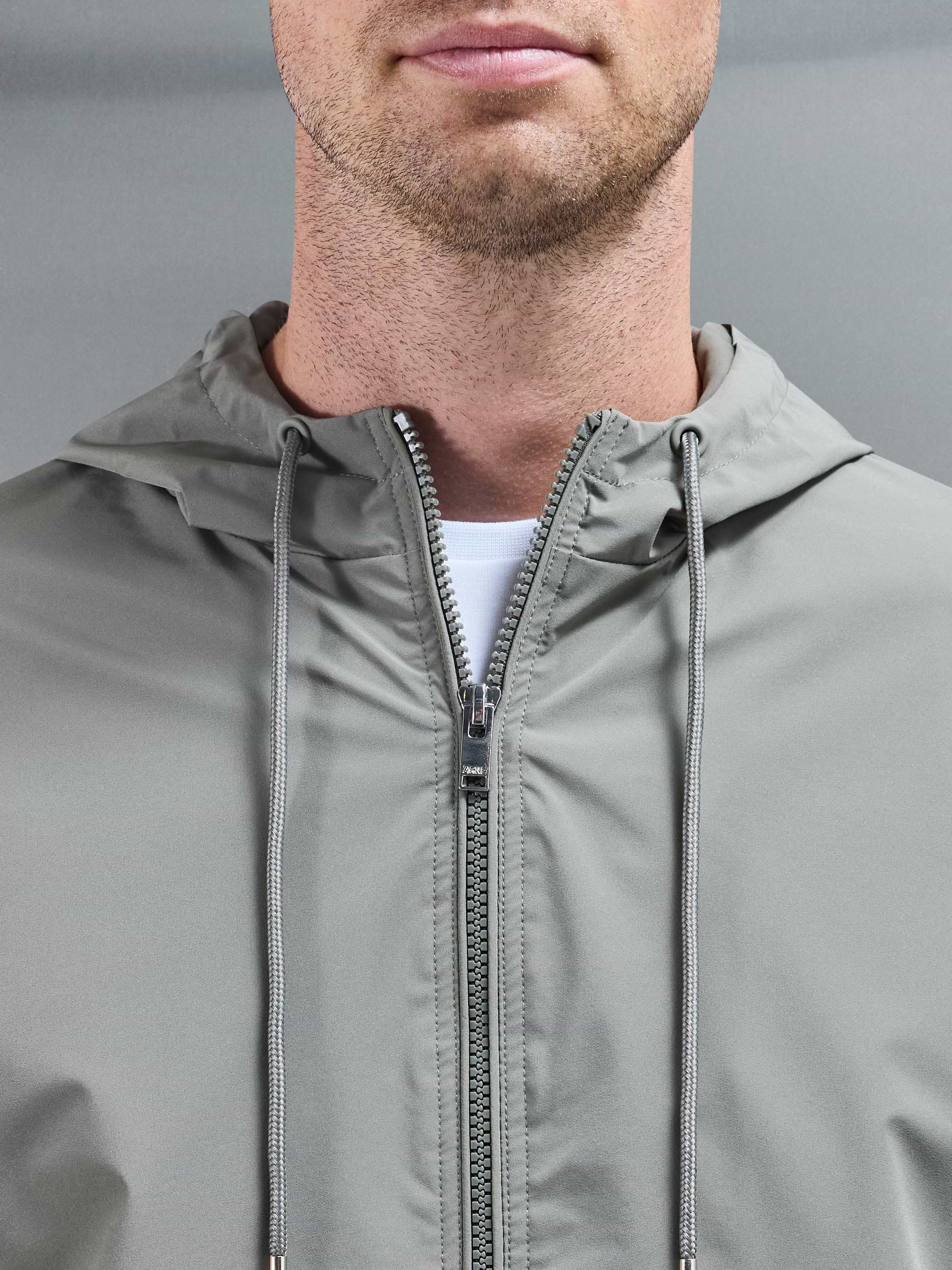 Shell Windbreaker in Olive