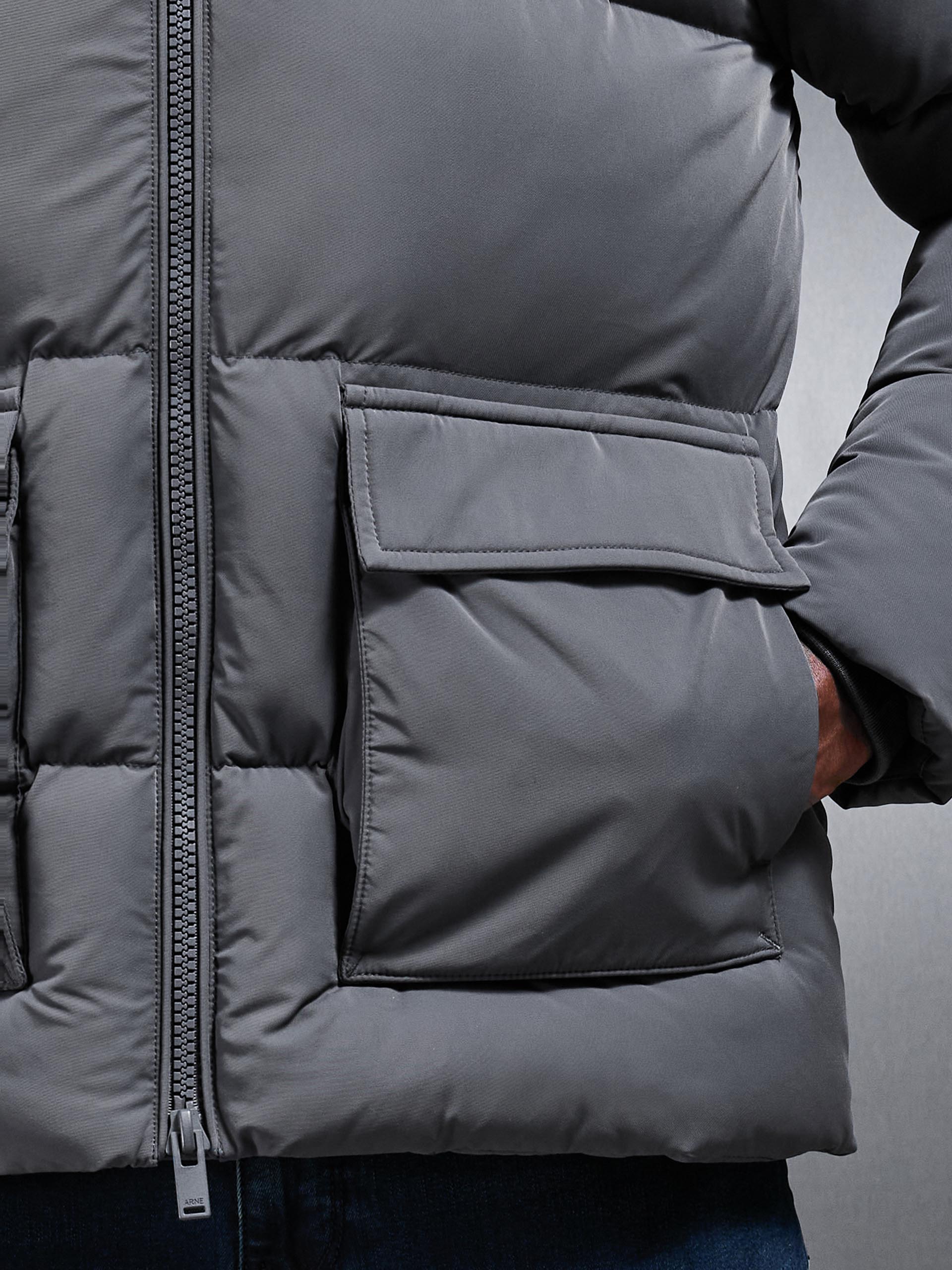 Short Puffer Parka in Grey