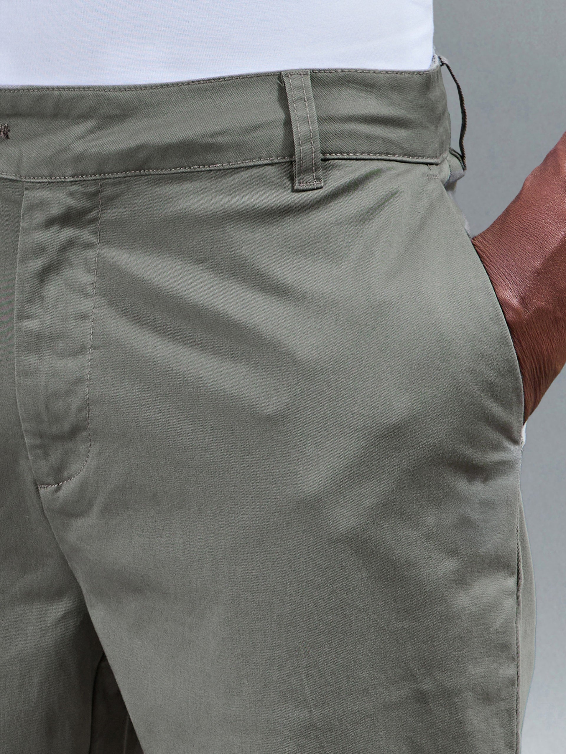 Slim Fit Tailored Chino Trouser in Olive