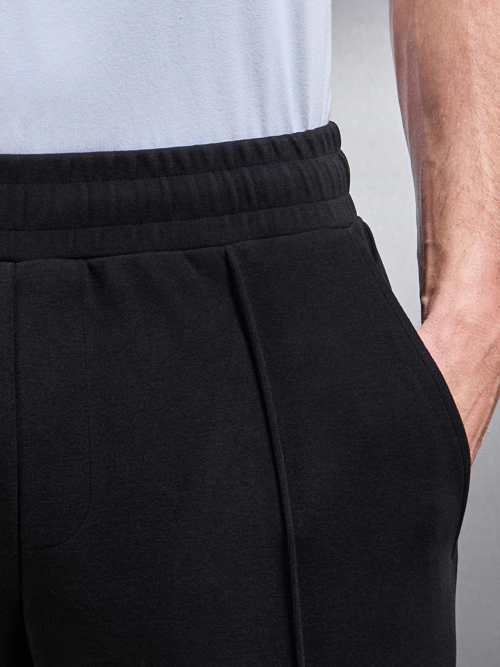 Slim Fit Knitted Jogger in Black