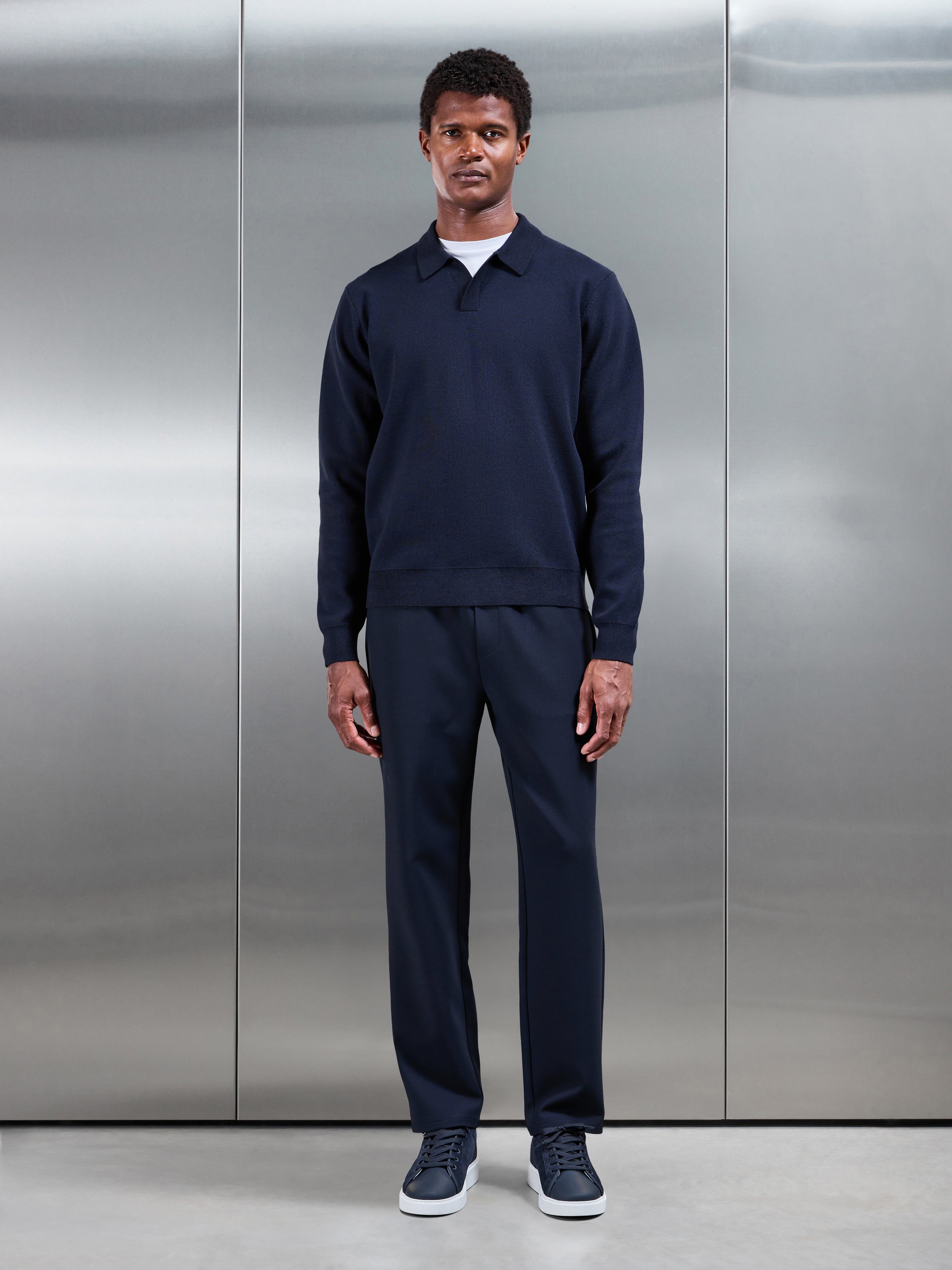 Smart Casual Straight Leg Jogger in Navy