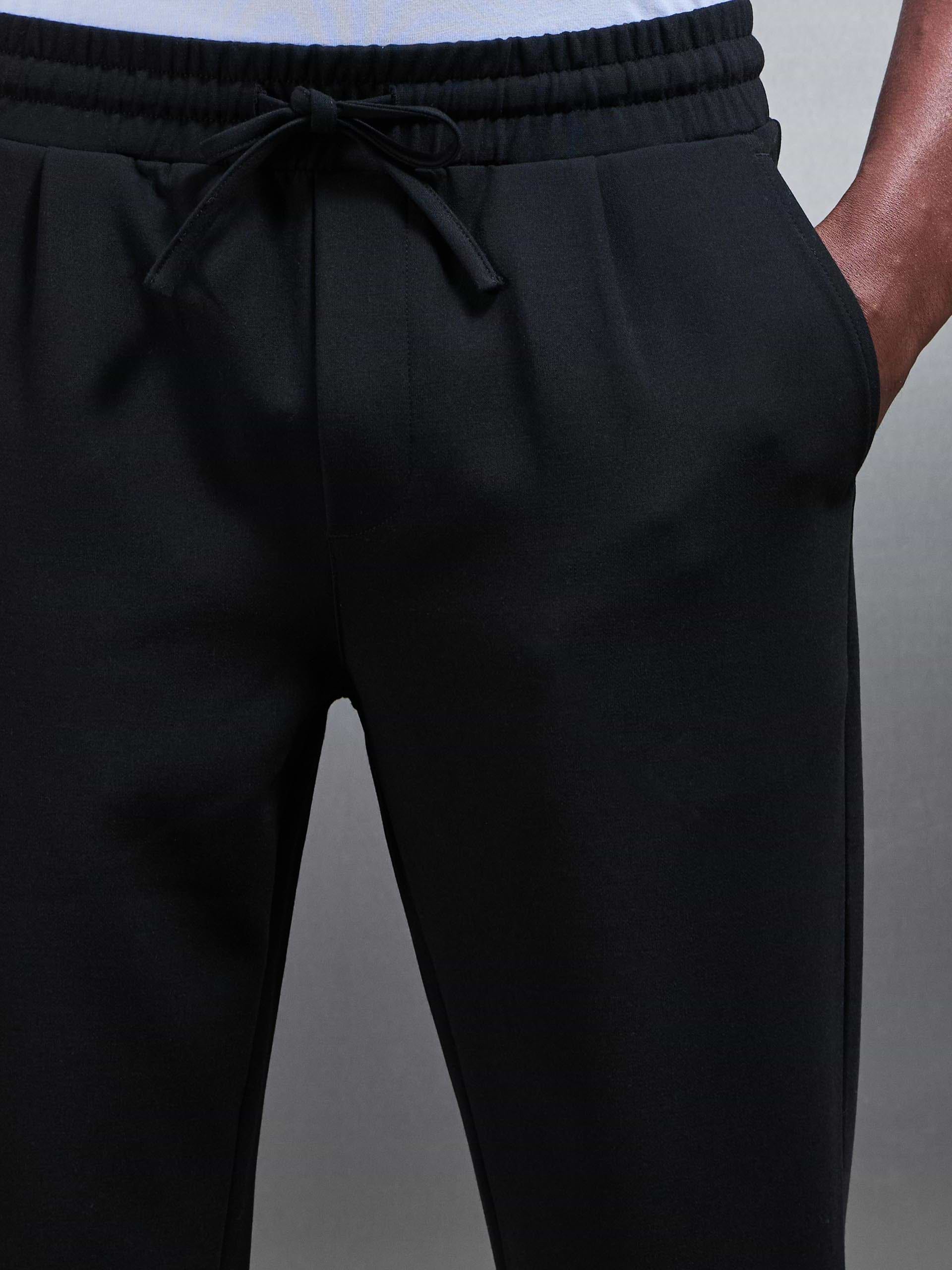 Smart Casual Jogger in Black