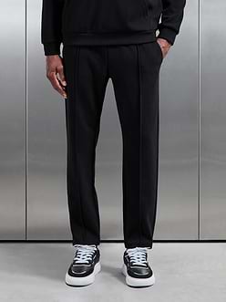 Slim Fit Knitted Jogger in Black