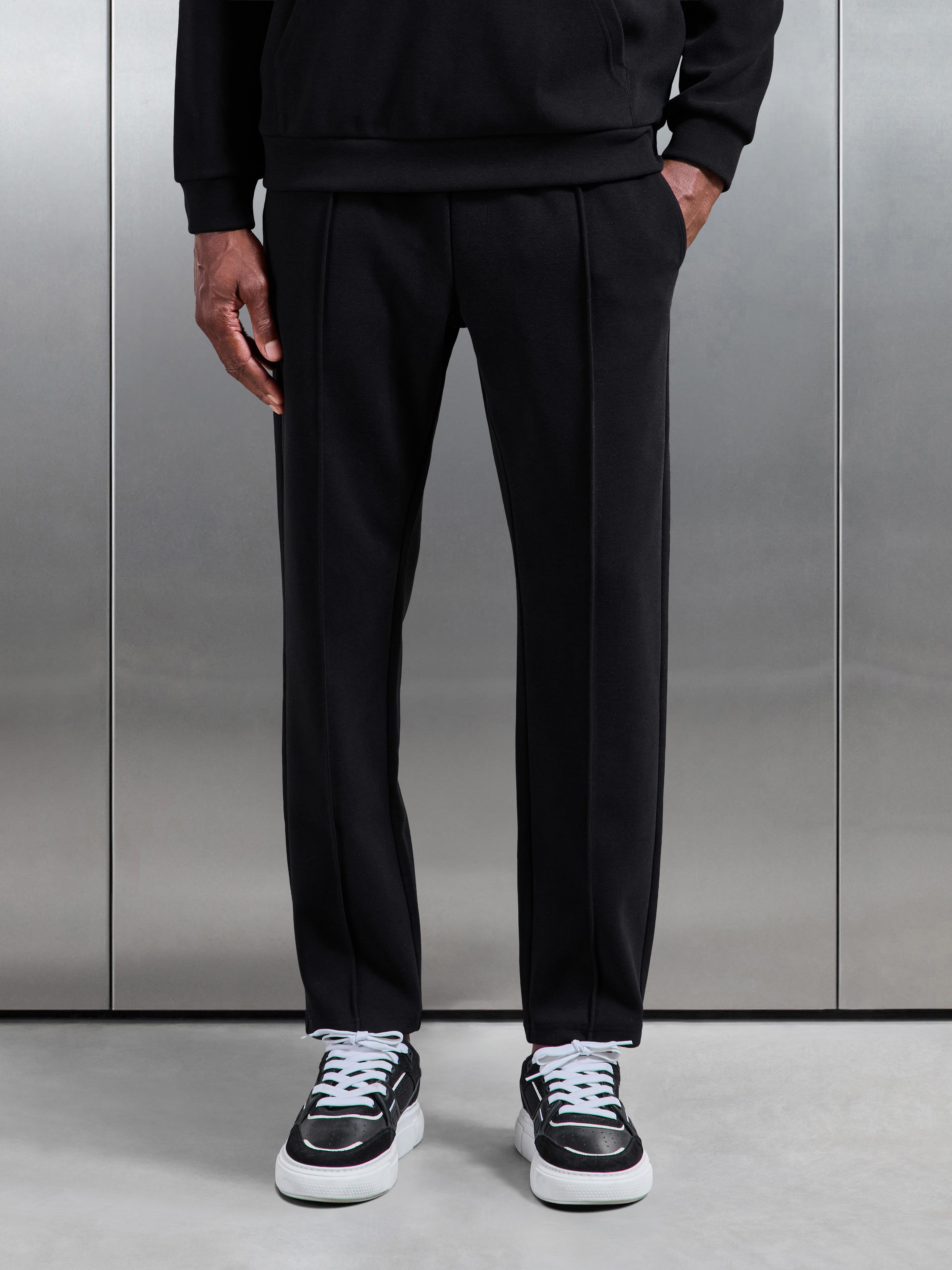 Slim Fit Knitted Jogger in Black