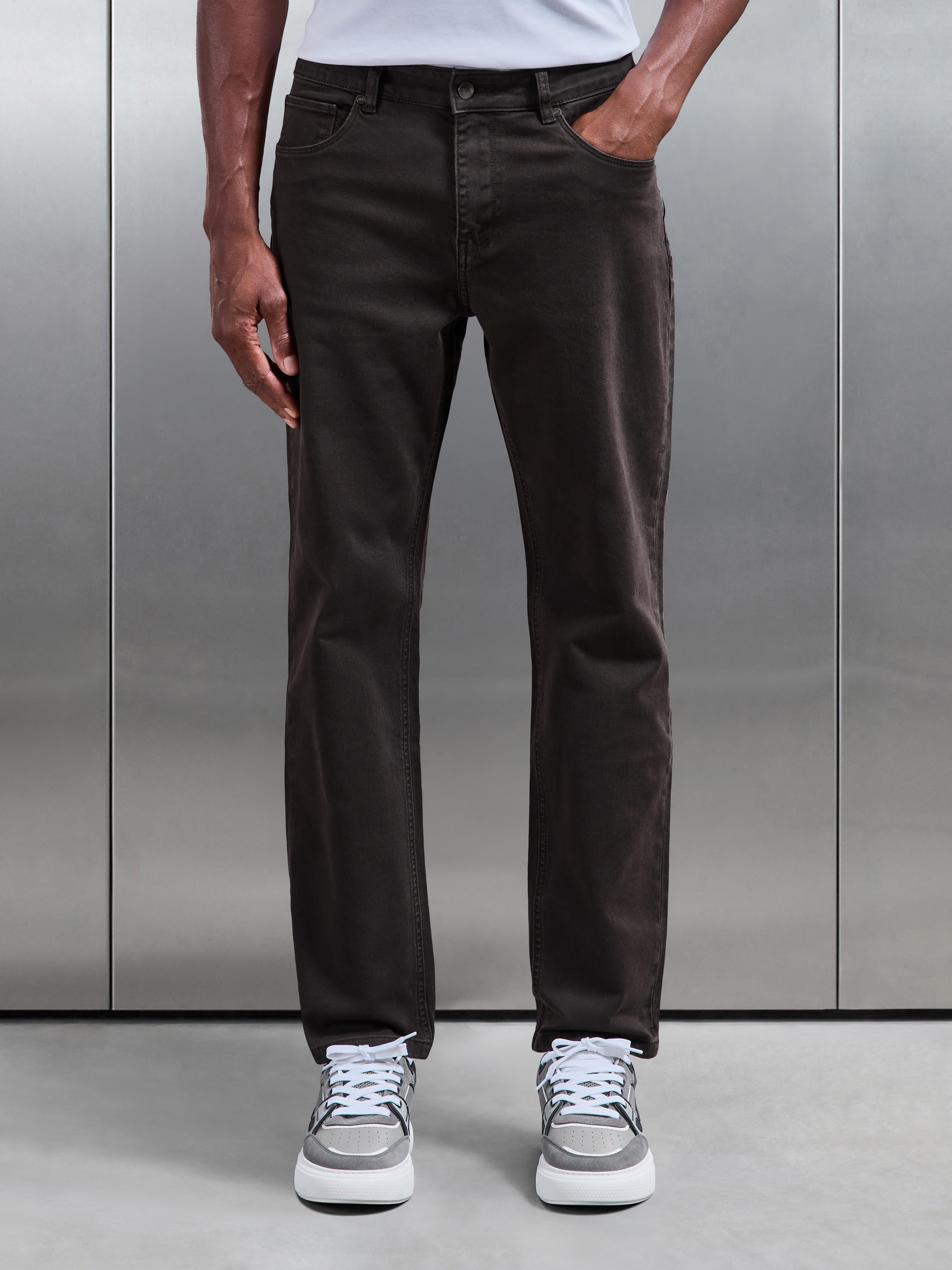 Straight Leg Denim Jeans in Solid Brown