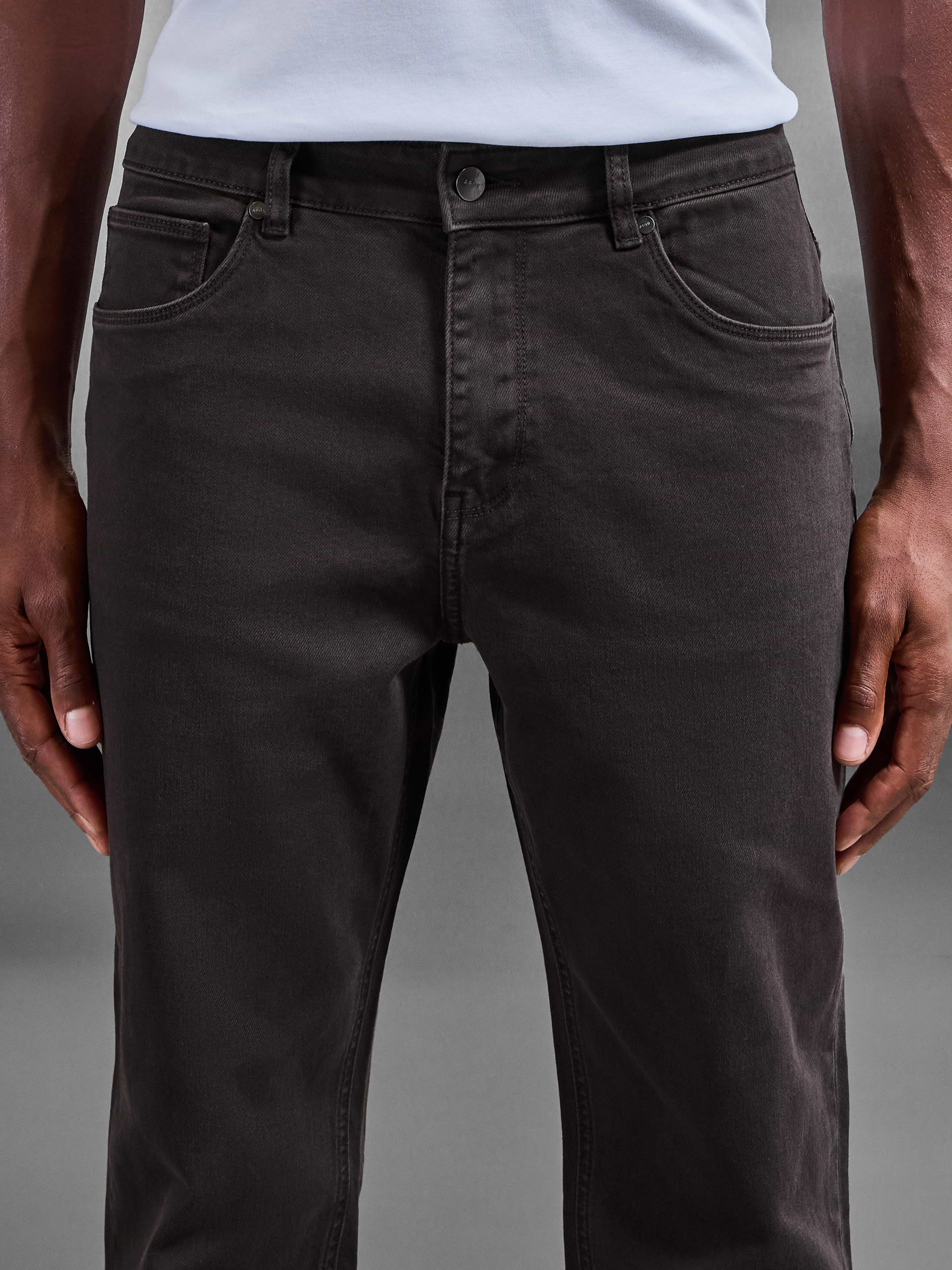 Straight Leg Denim Jeans in Solid Brown