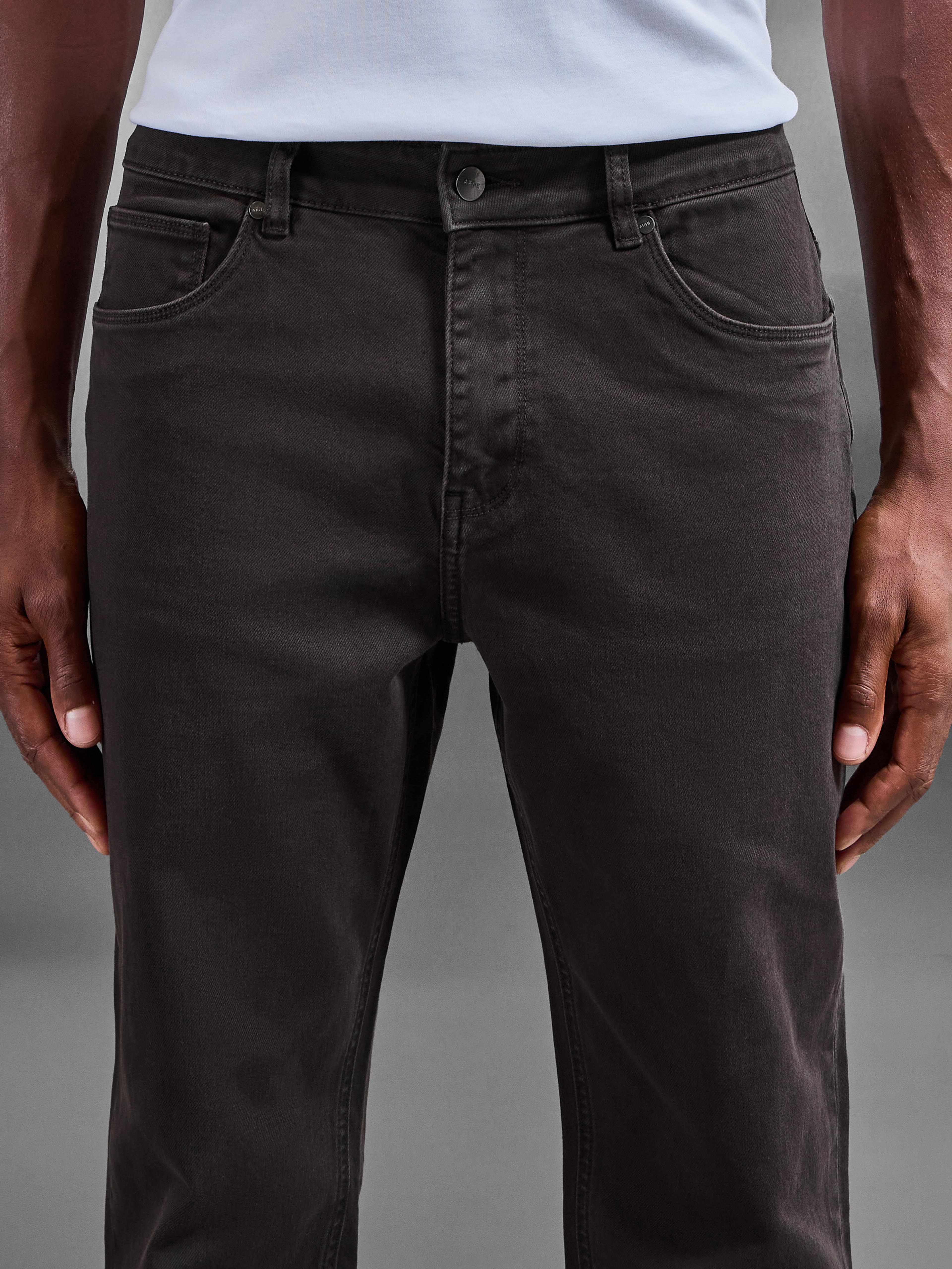 Straight Leg Denim Jeans in Solid Brown