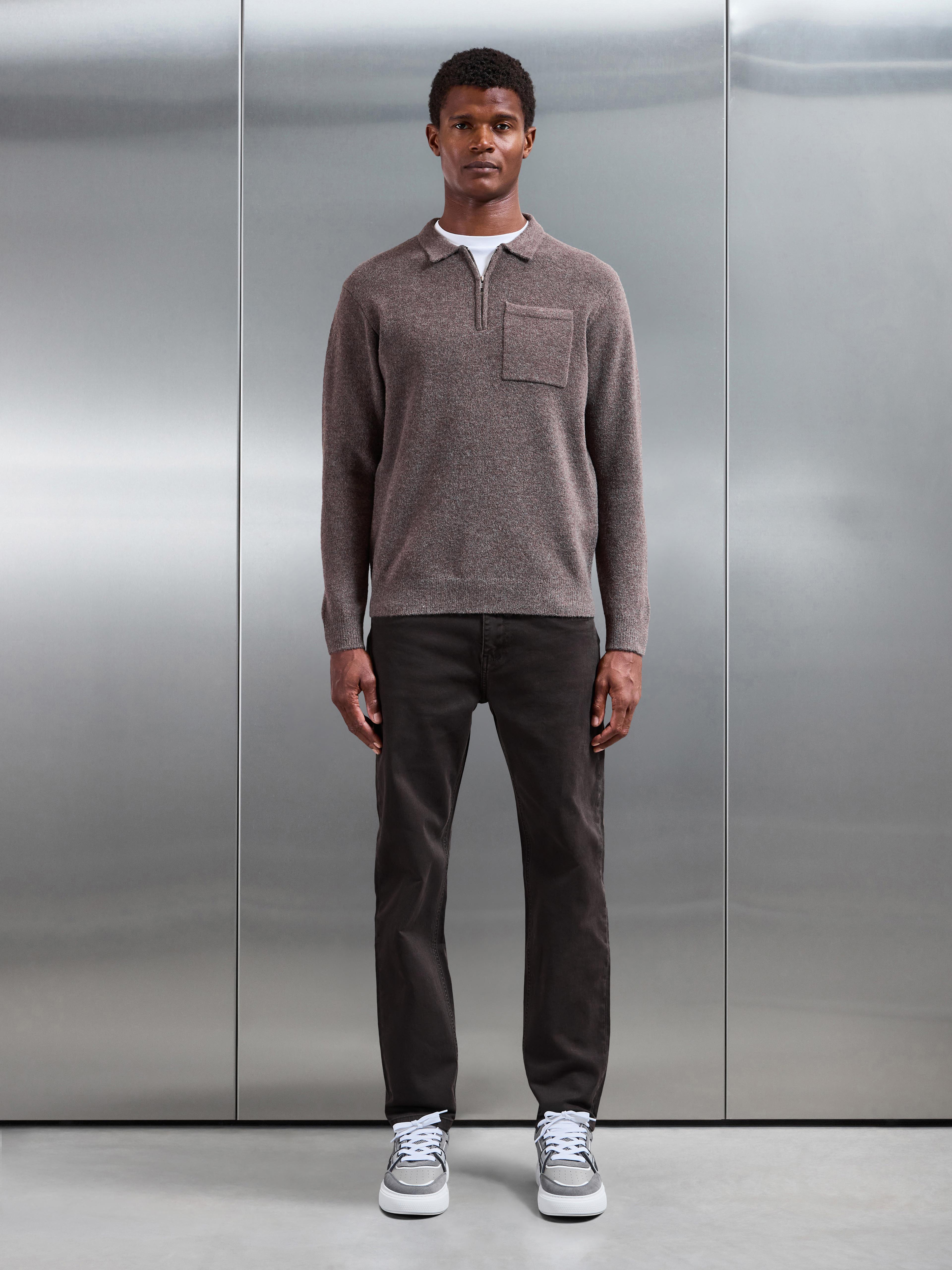 Straight Leg Denim Jeans in Solid Brown