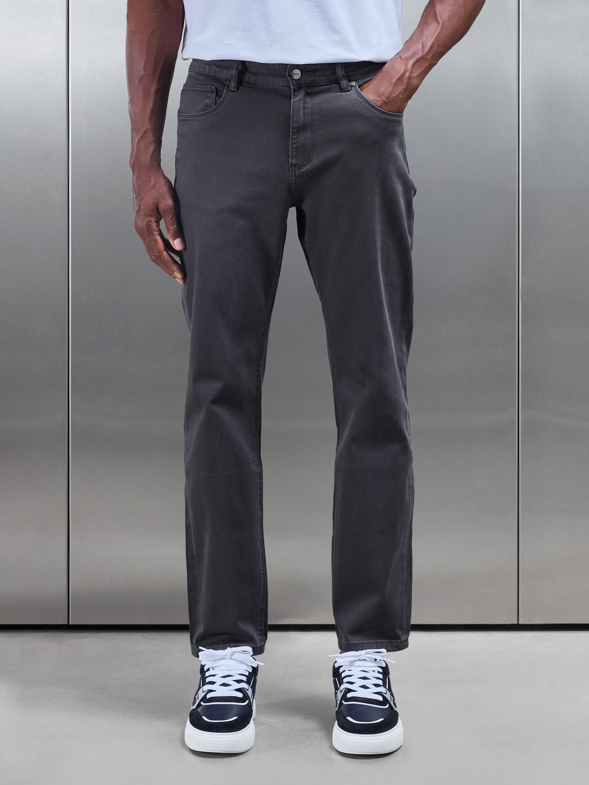 Straight Leg Denim Jeans in Grey