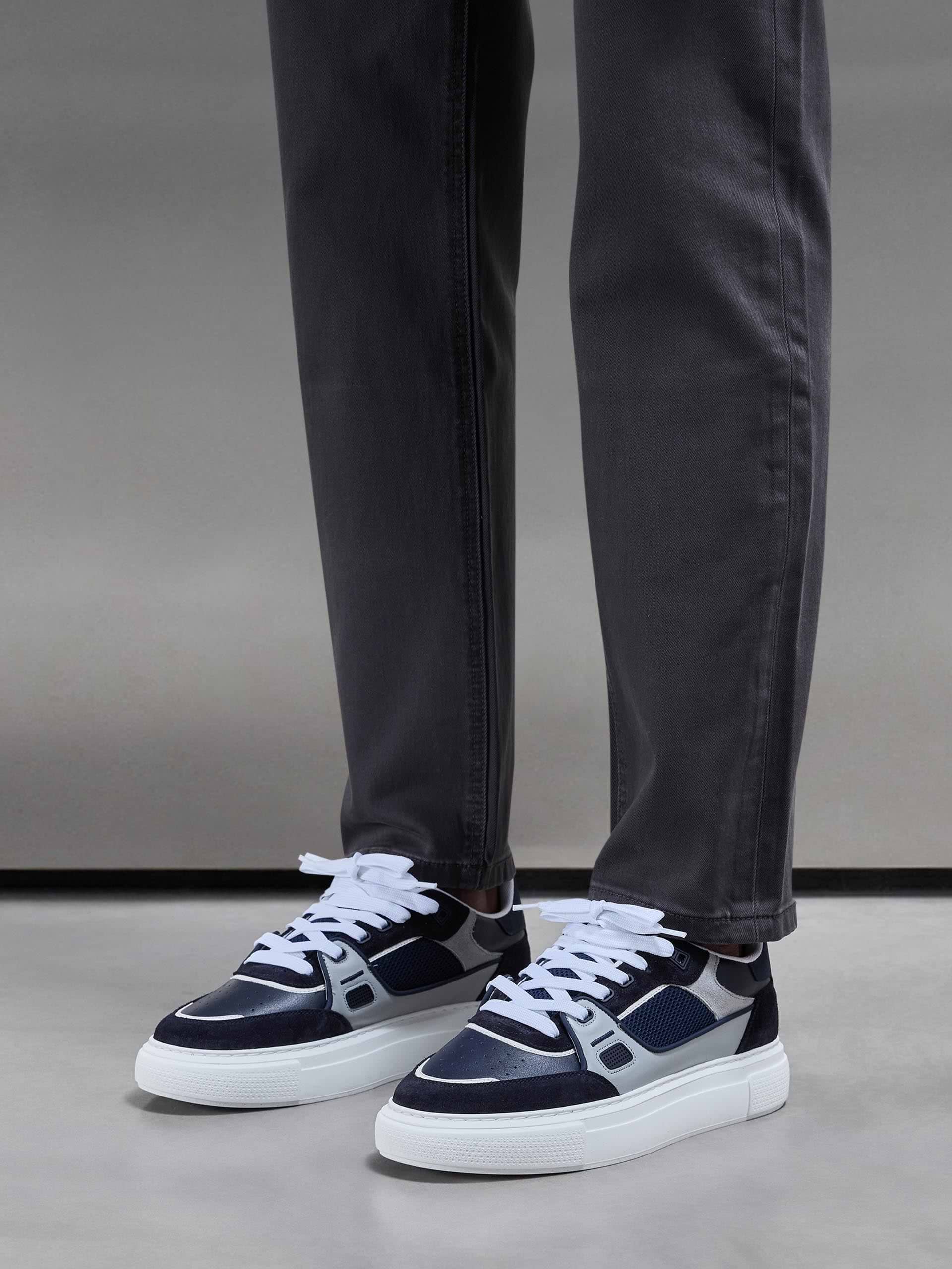 Straight Leg Denim Jeans in Grey