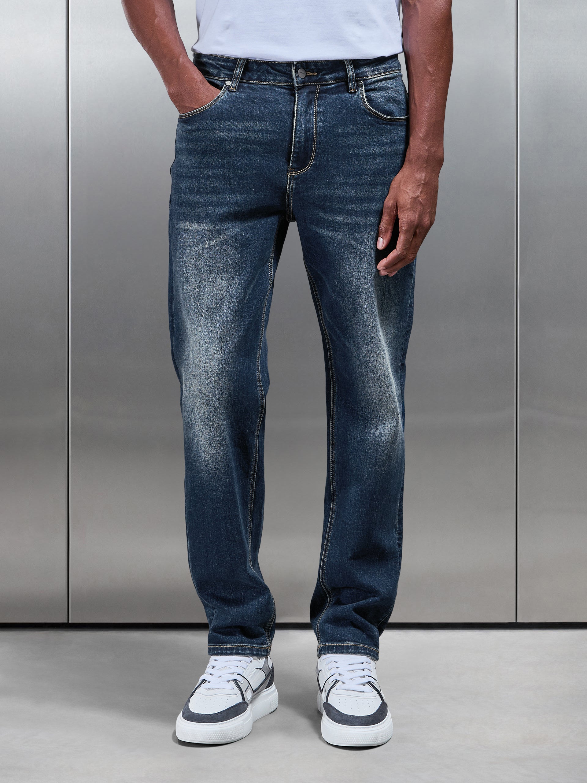Straight Leg Denim Jeans in Vintage Blue
