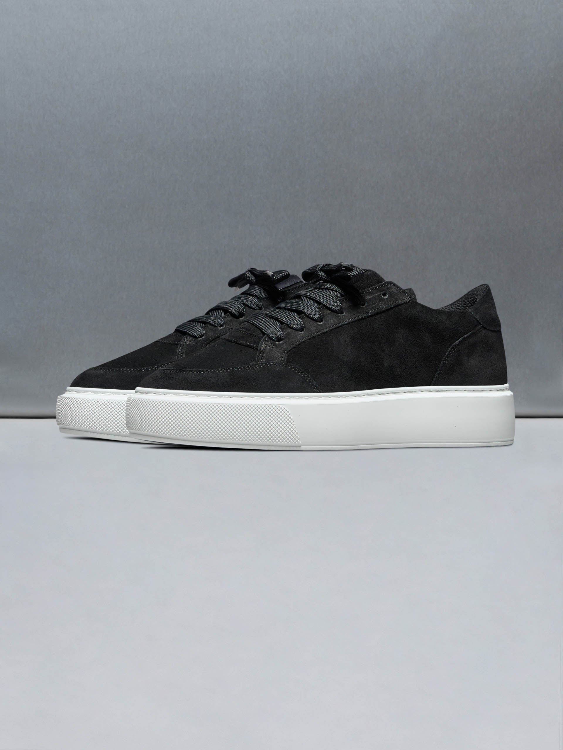 Suede Court 2.0 Trainer in Black