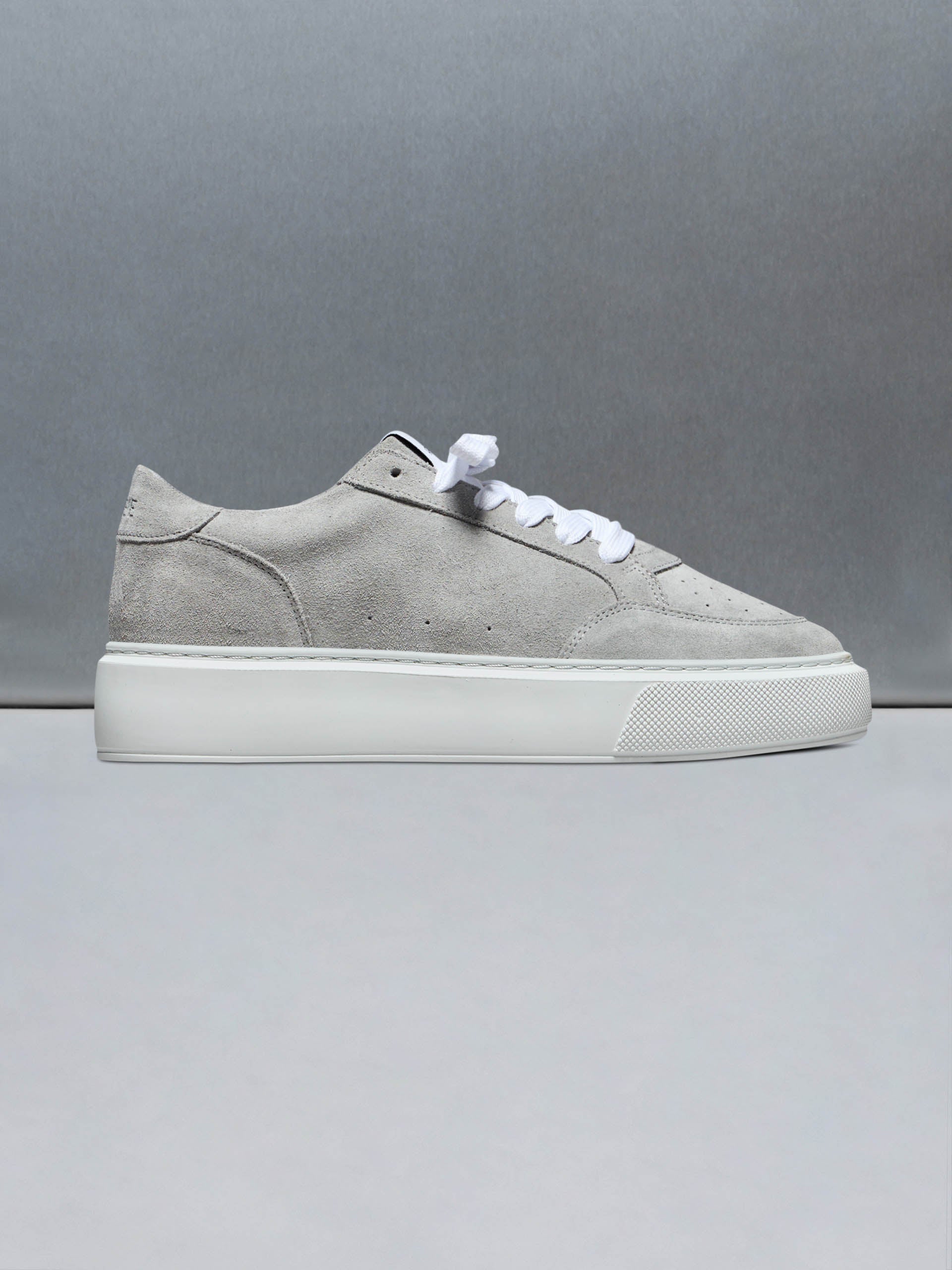 Suede Court 2.0 Trainer in Grey