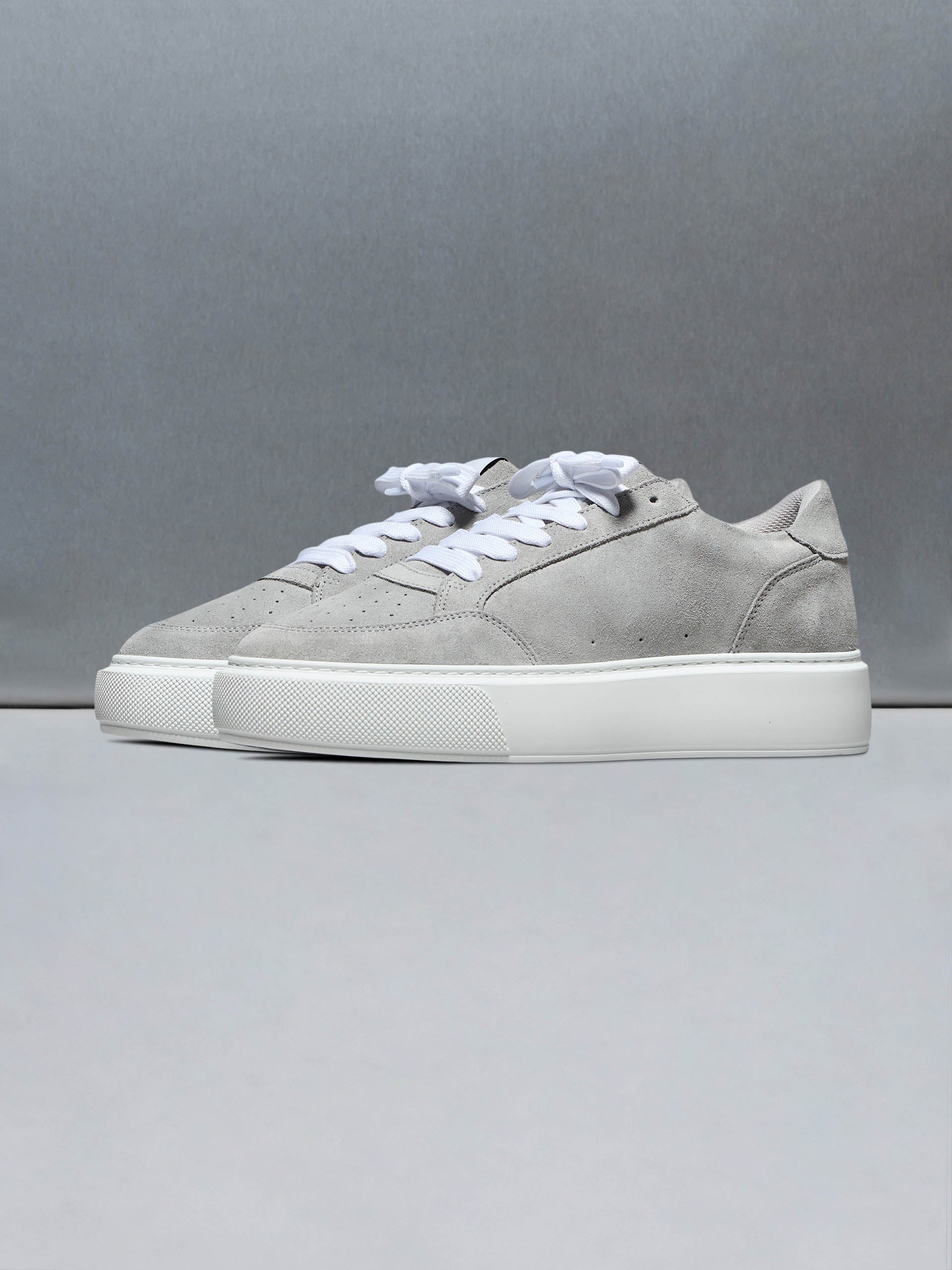 Suede Court 2.0 Trainer in Grey