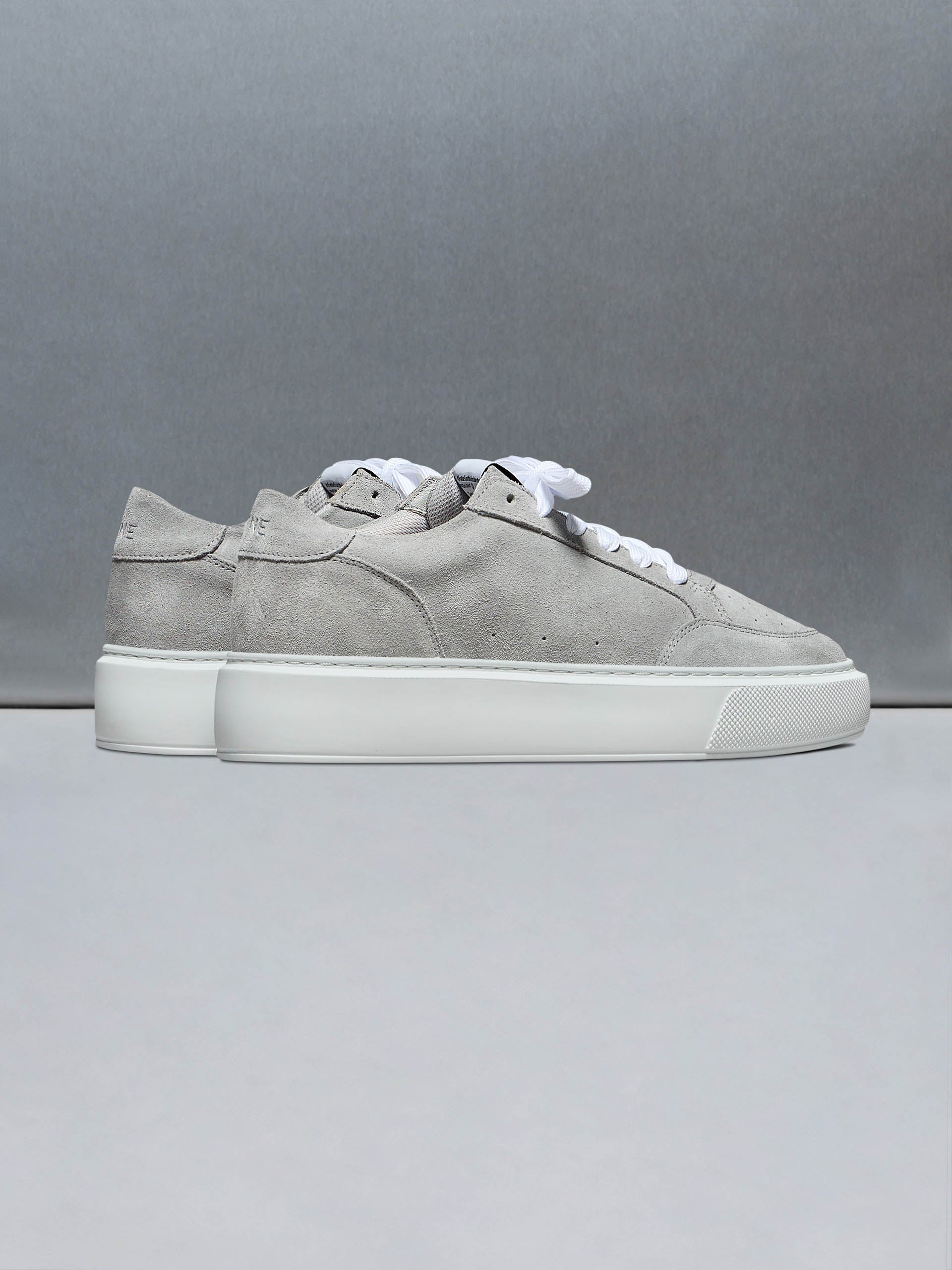 Suede Court 2.0 Trainer in Grey
