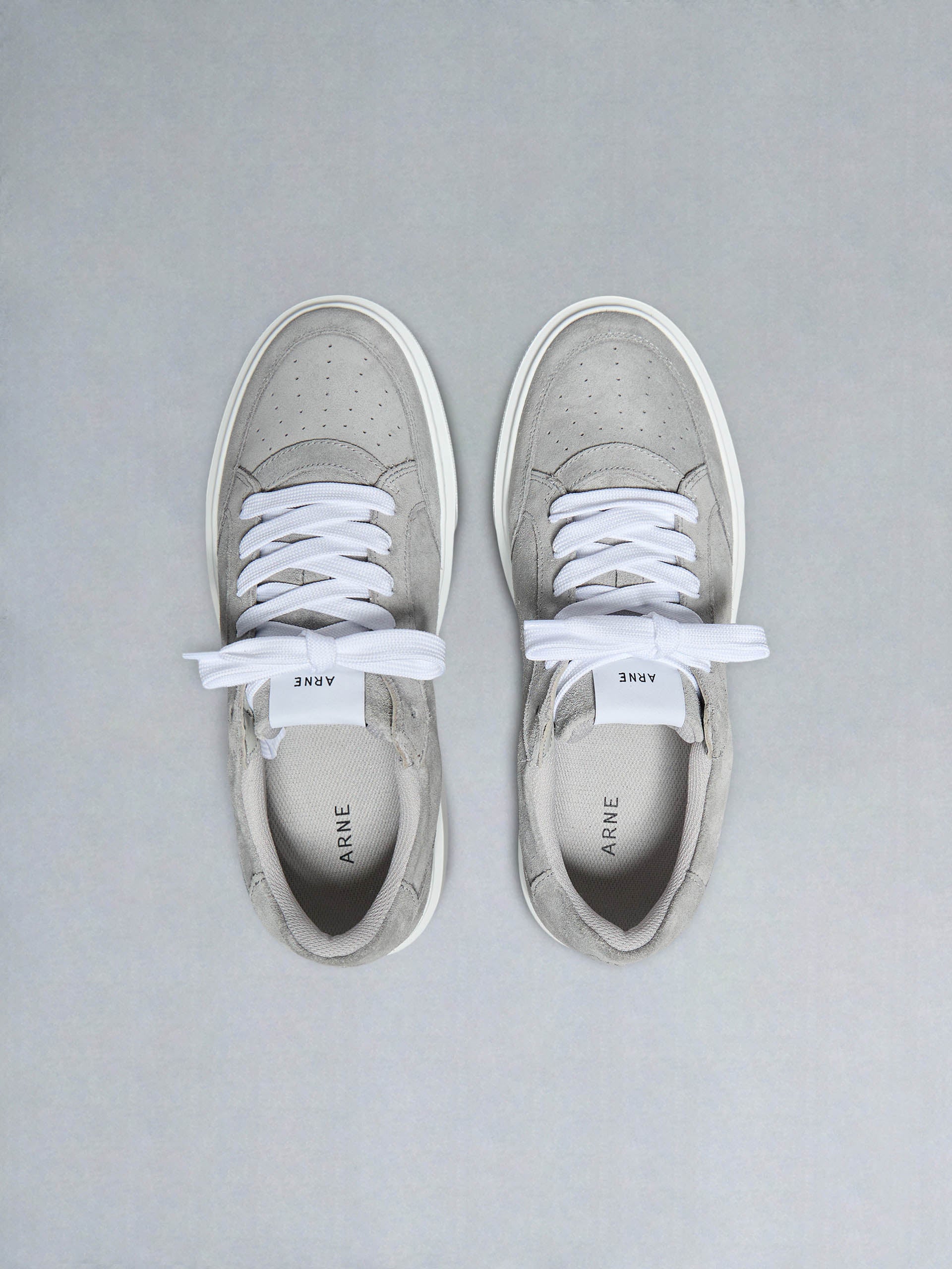 Suede Court 2.0 Trainer in Grey