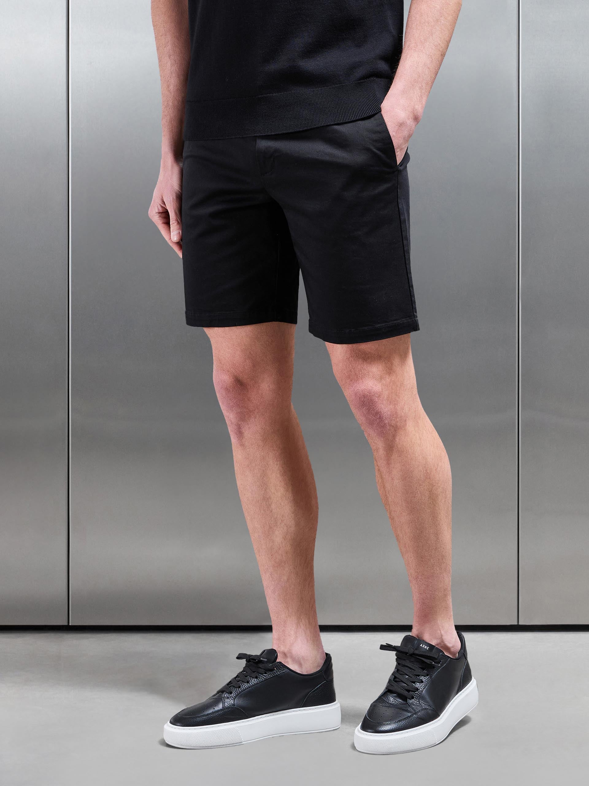 Slim Chino Short in Black