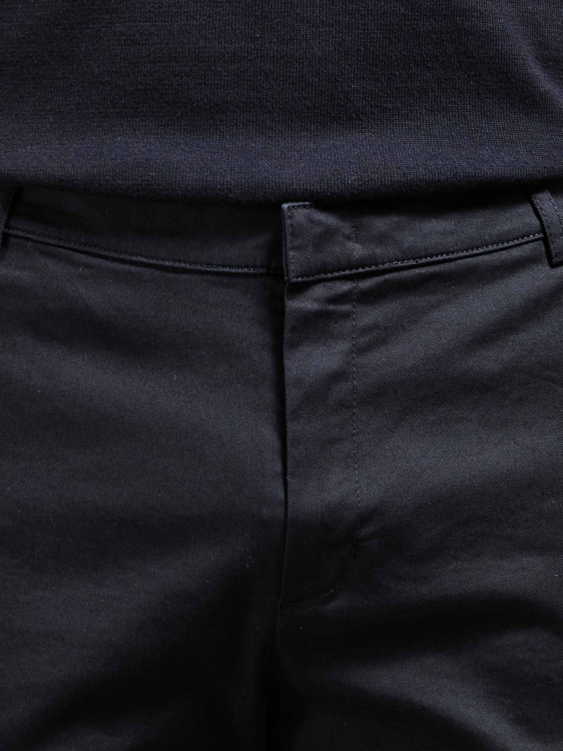 Slim Chino Short in Black