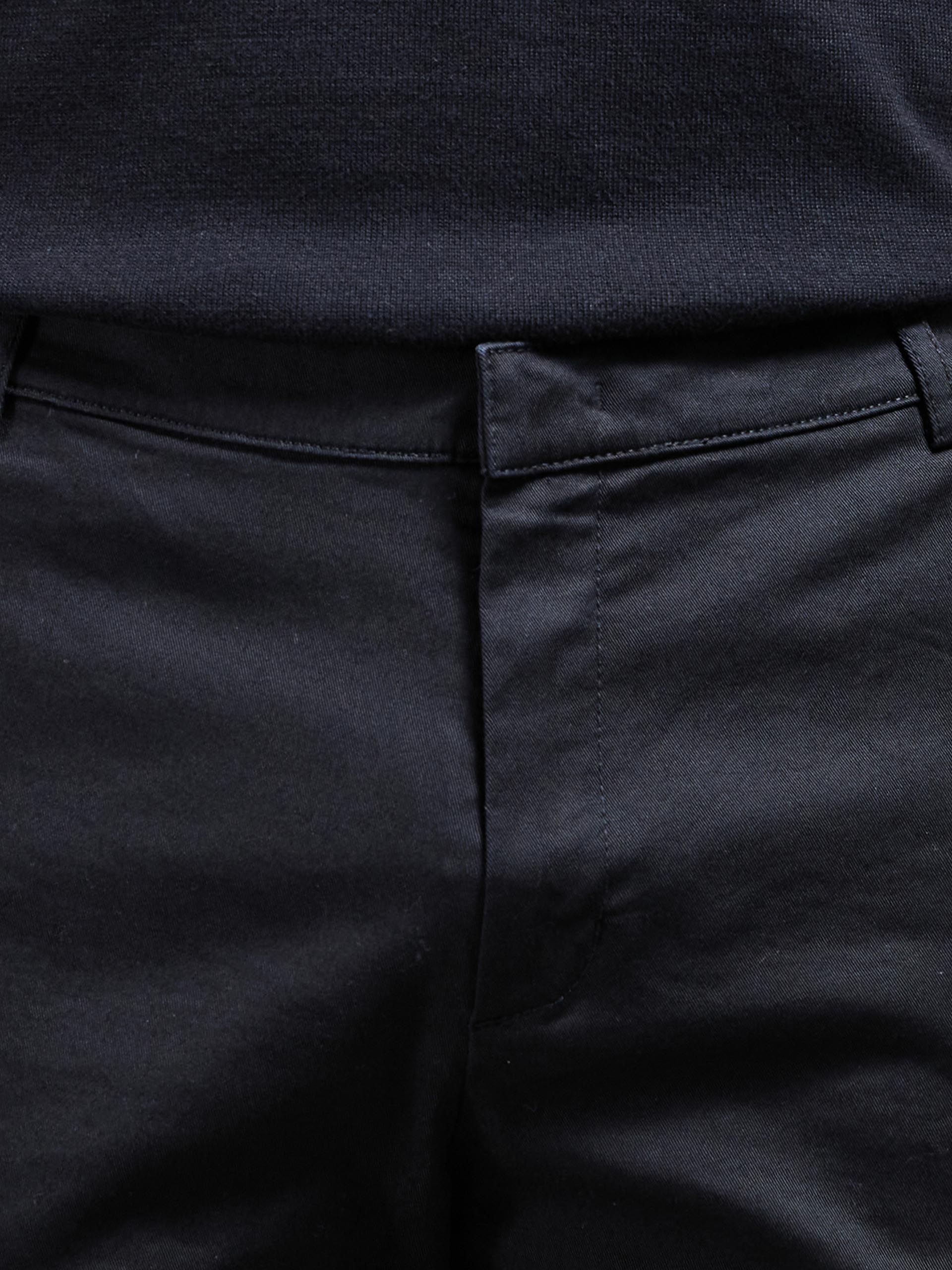Slim Chino Short in Black